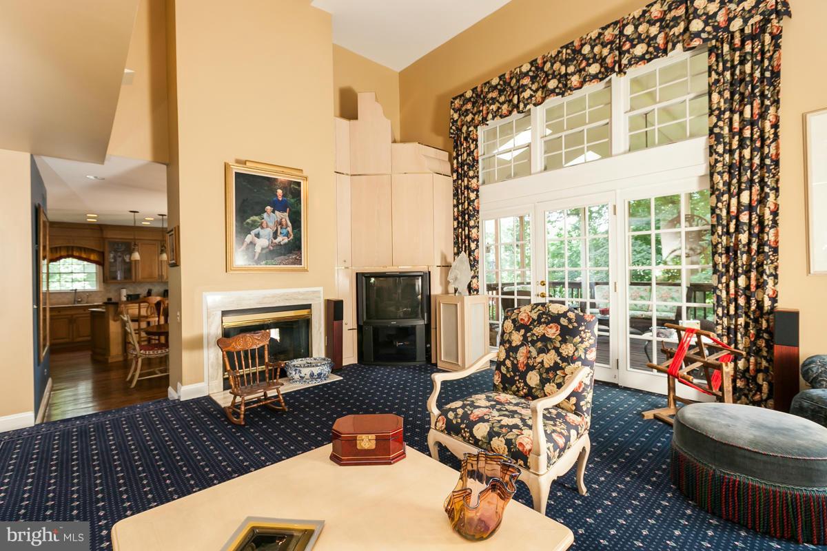 ANTON WOODS - Residential