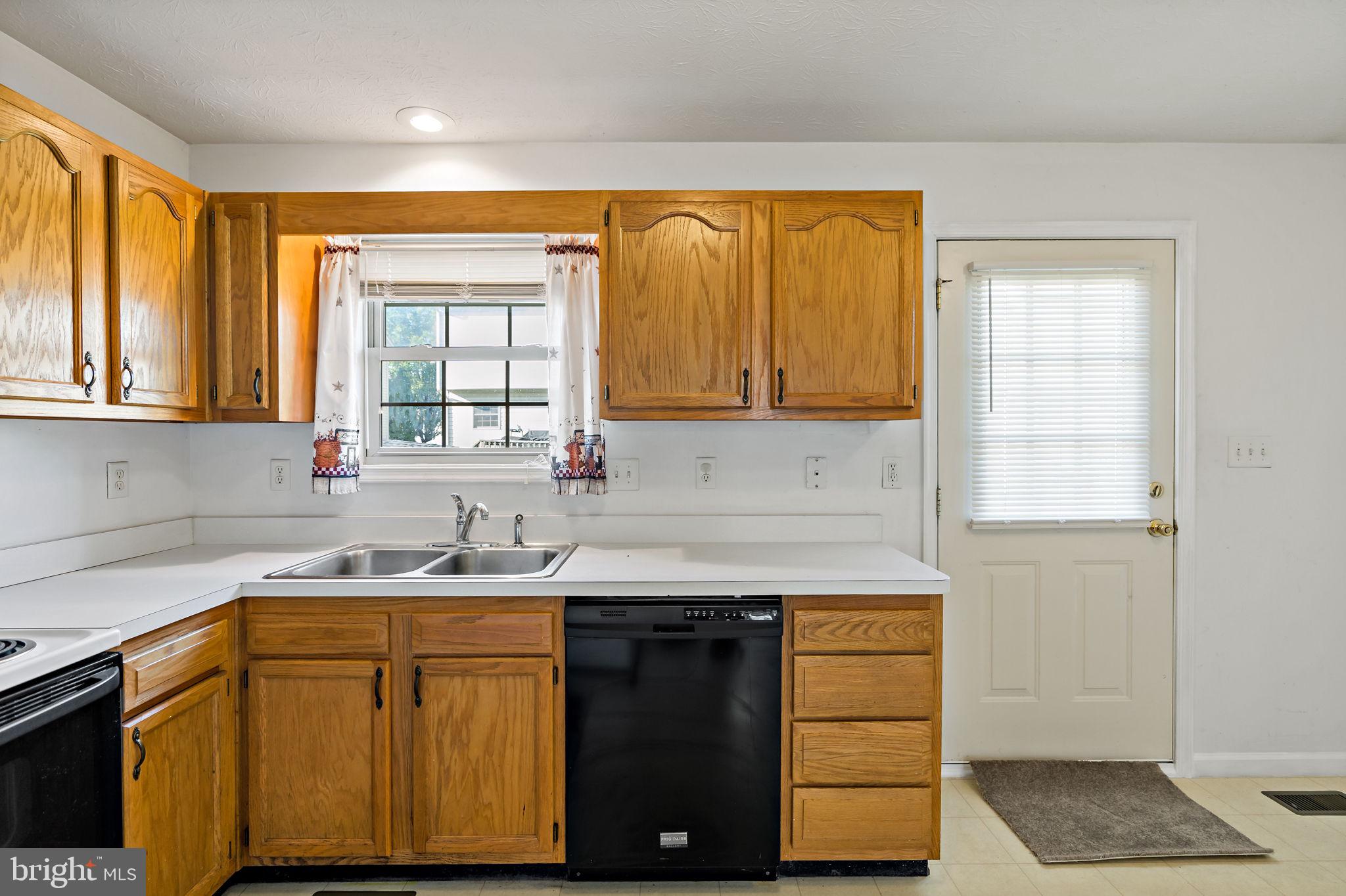 TABLER STATION MANOR - Residential