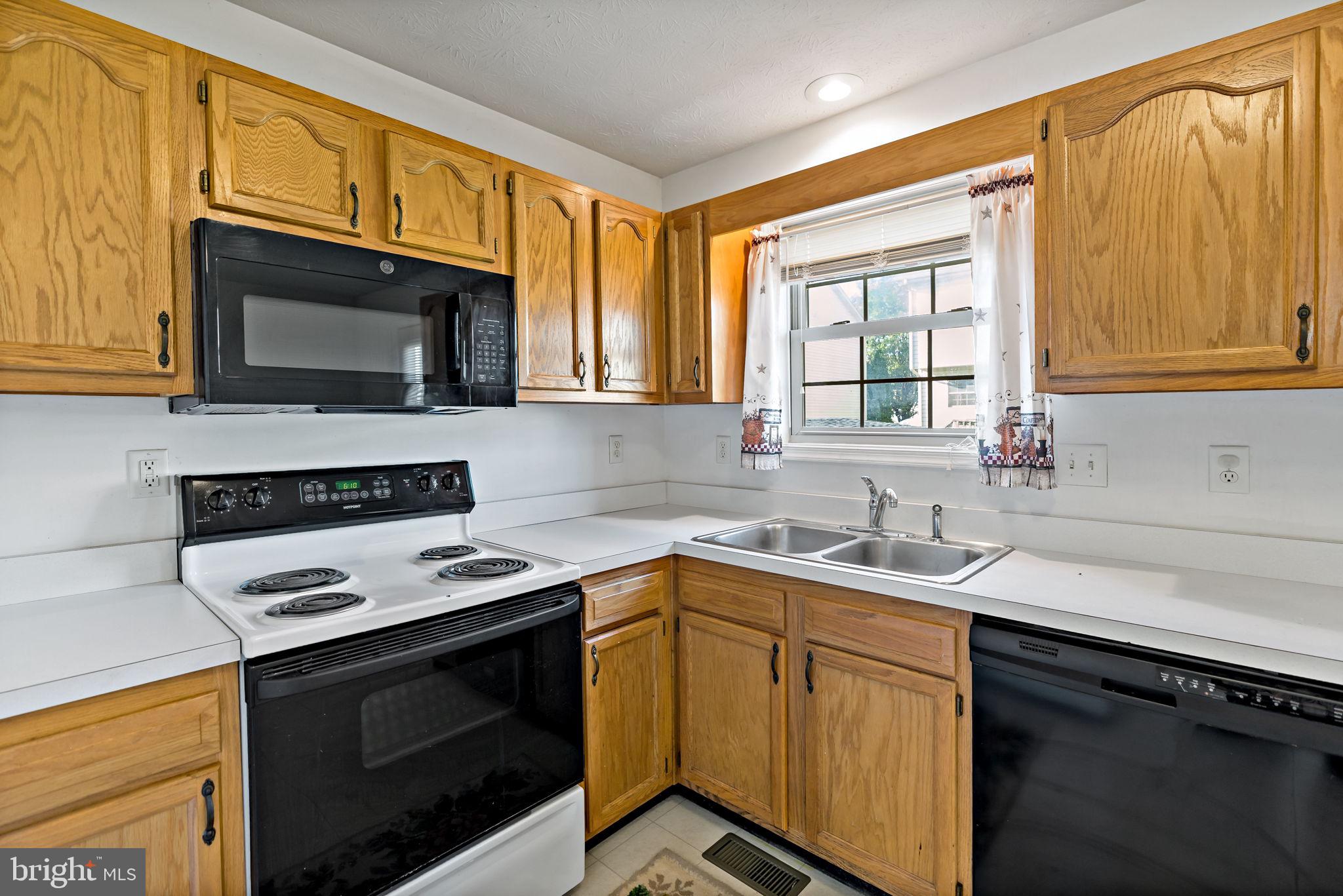 TABLER STATION MANOR - Residential