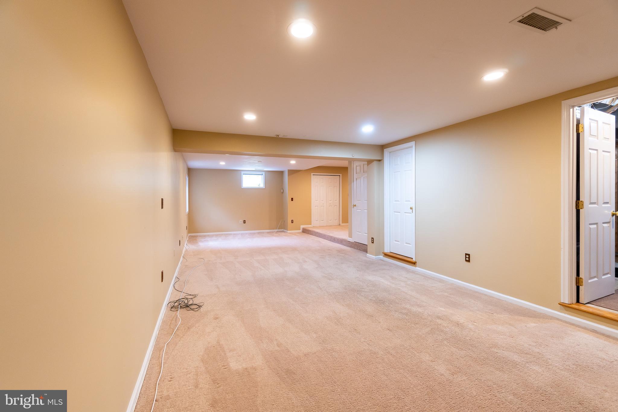 SEVEN OAKS - Residential Lease