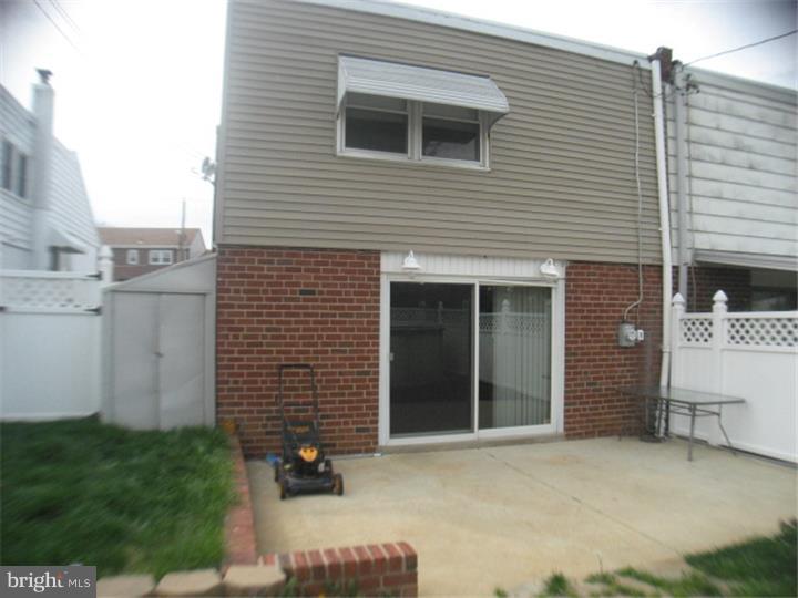 HOLME CIRCLE - Residential