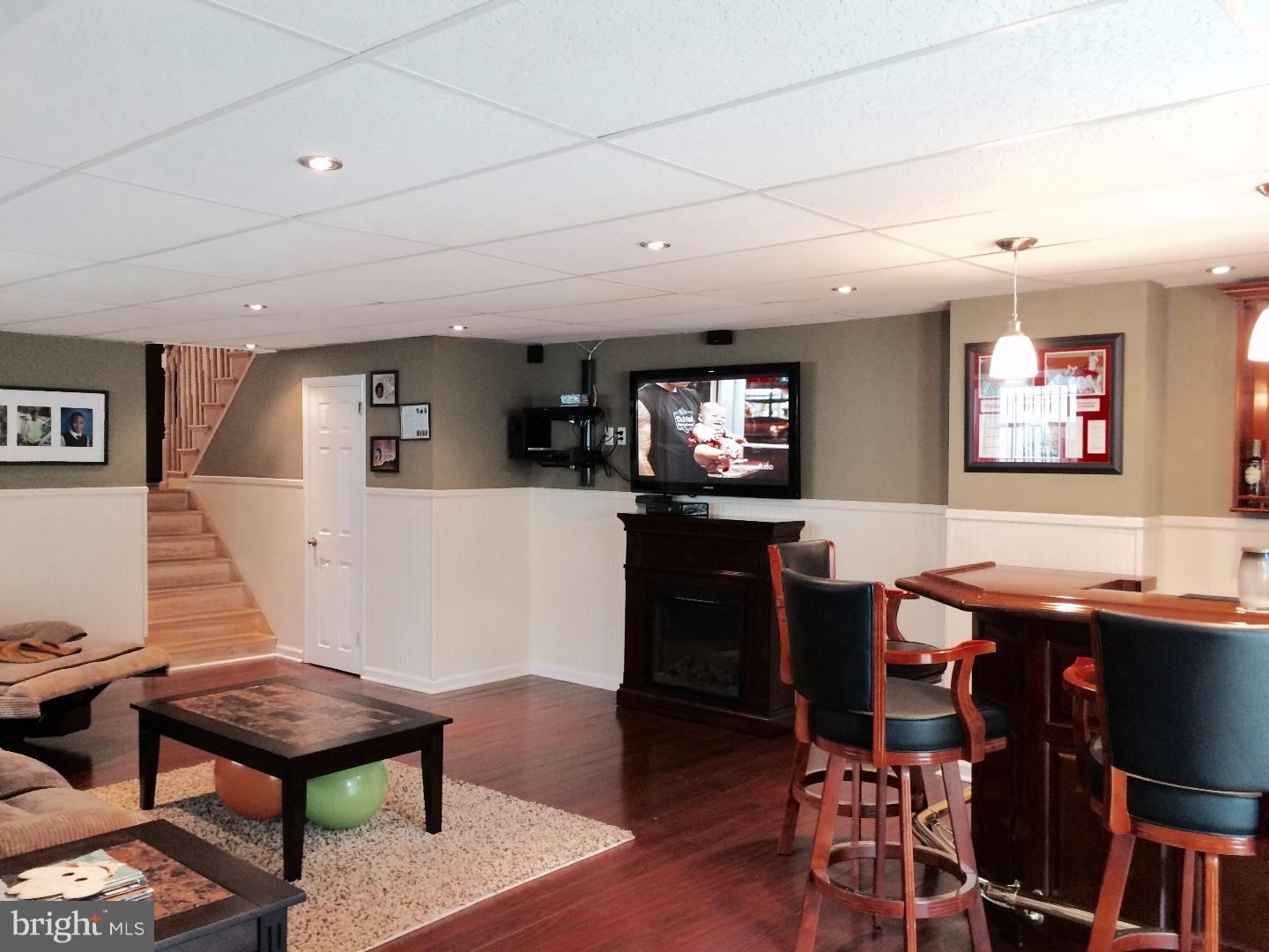 HOLME CIRCLE - Residential