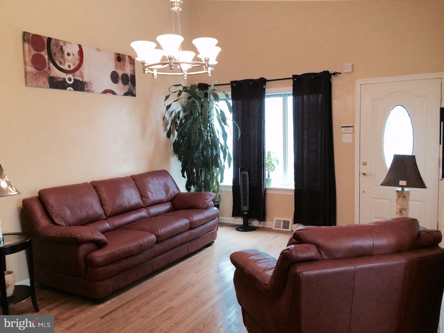 HOLME CIRCLE - Residential