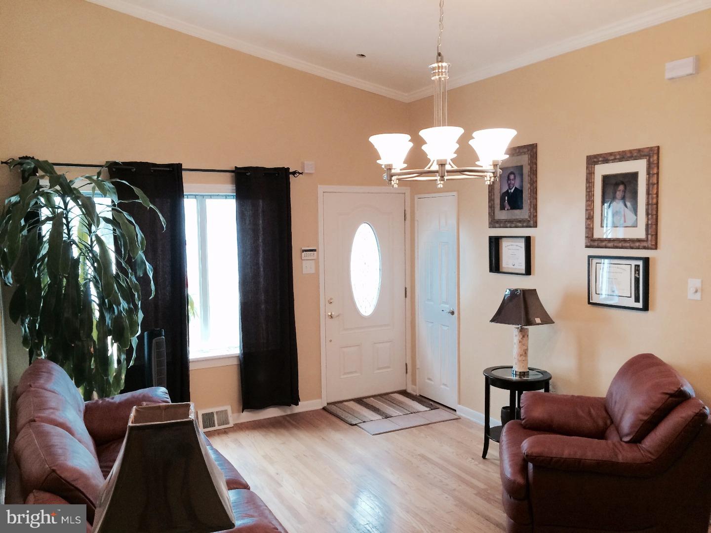 HOLME CIRCLE - Residential