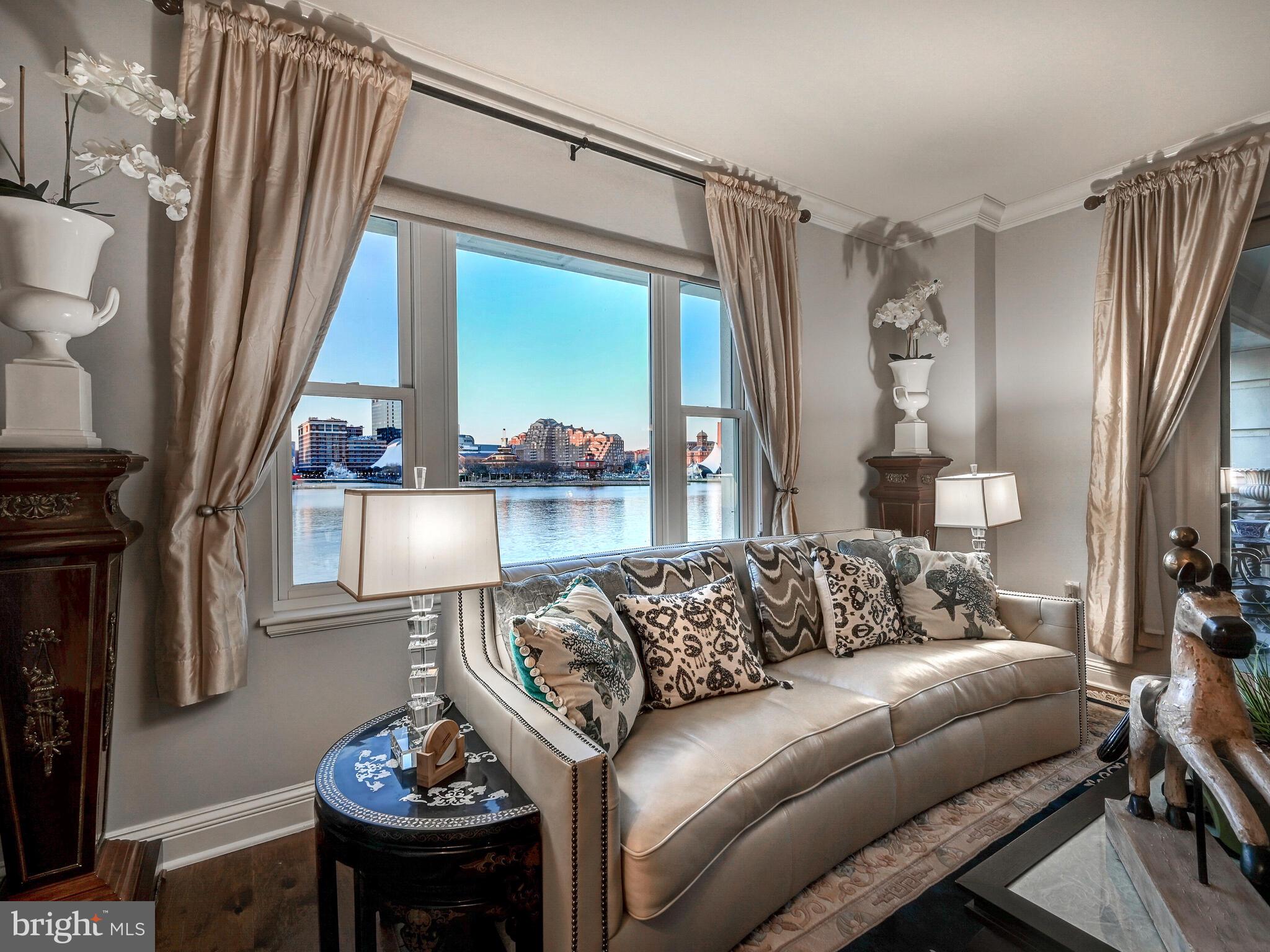 THE RITZ-CARLTON RESIDENCES - Residential