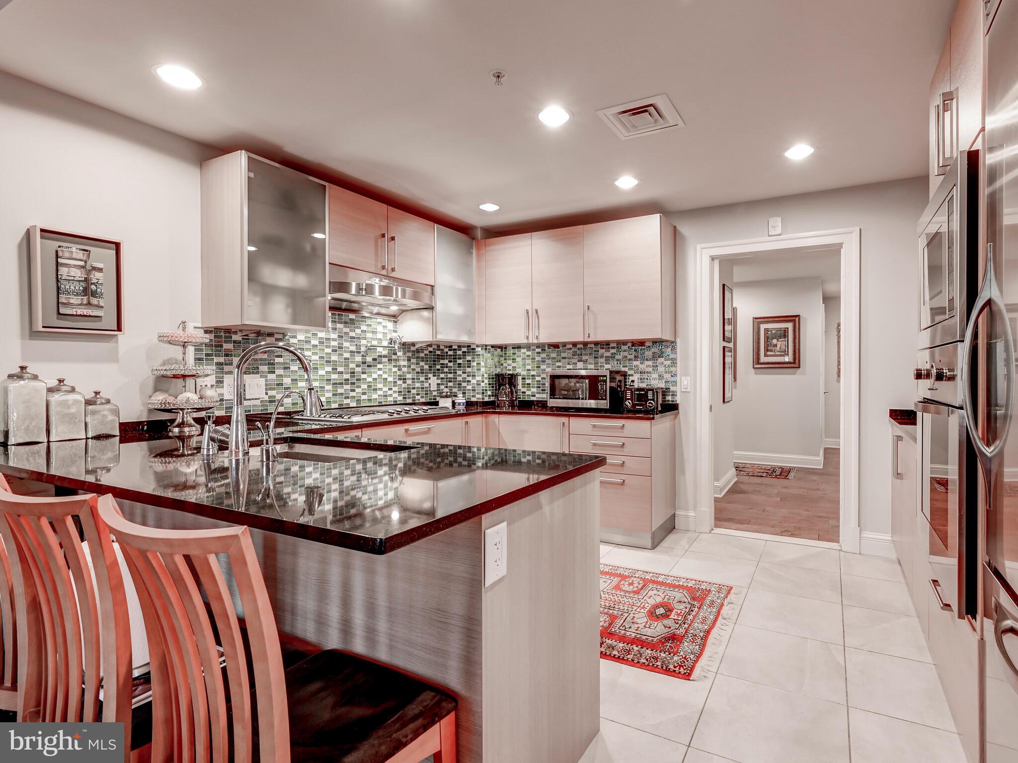 THE RITZ-CARLTON RESIDENCES - Residential