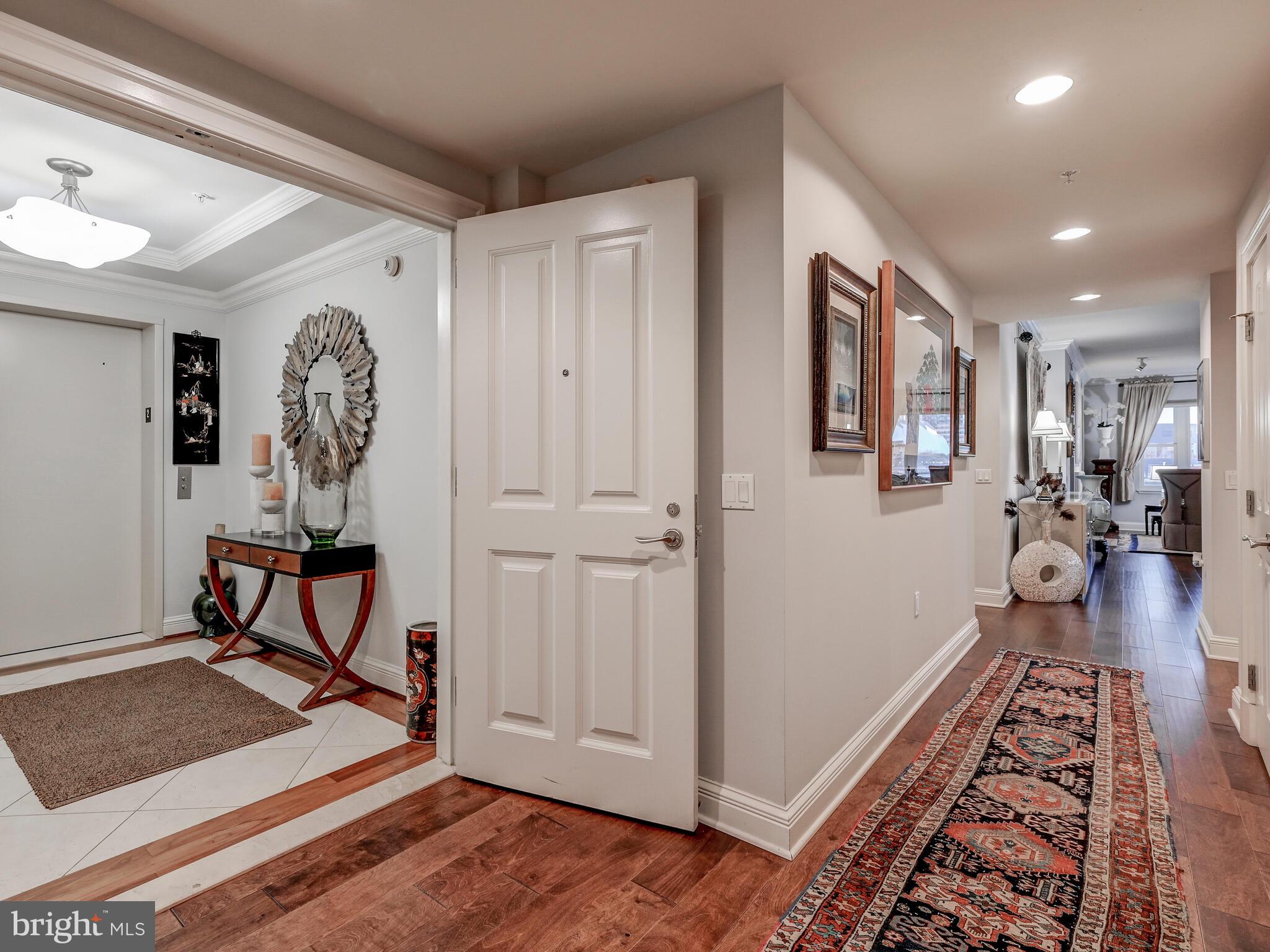 THE RITZ-CARLTON RESIDENCES - Residential