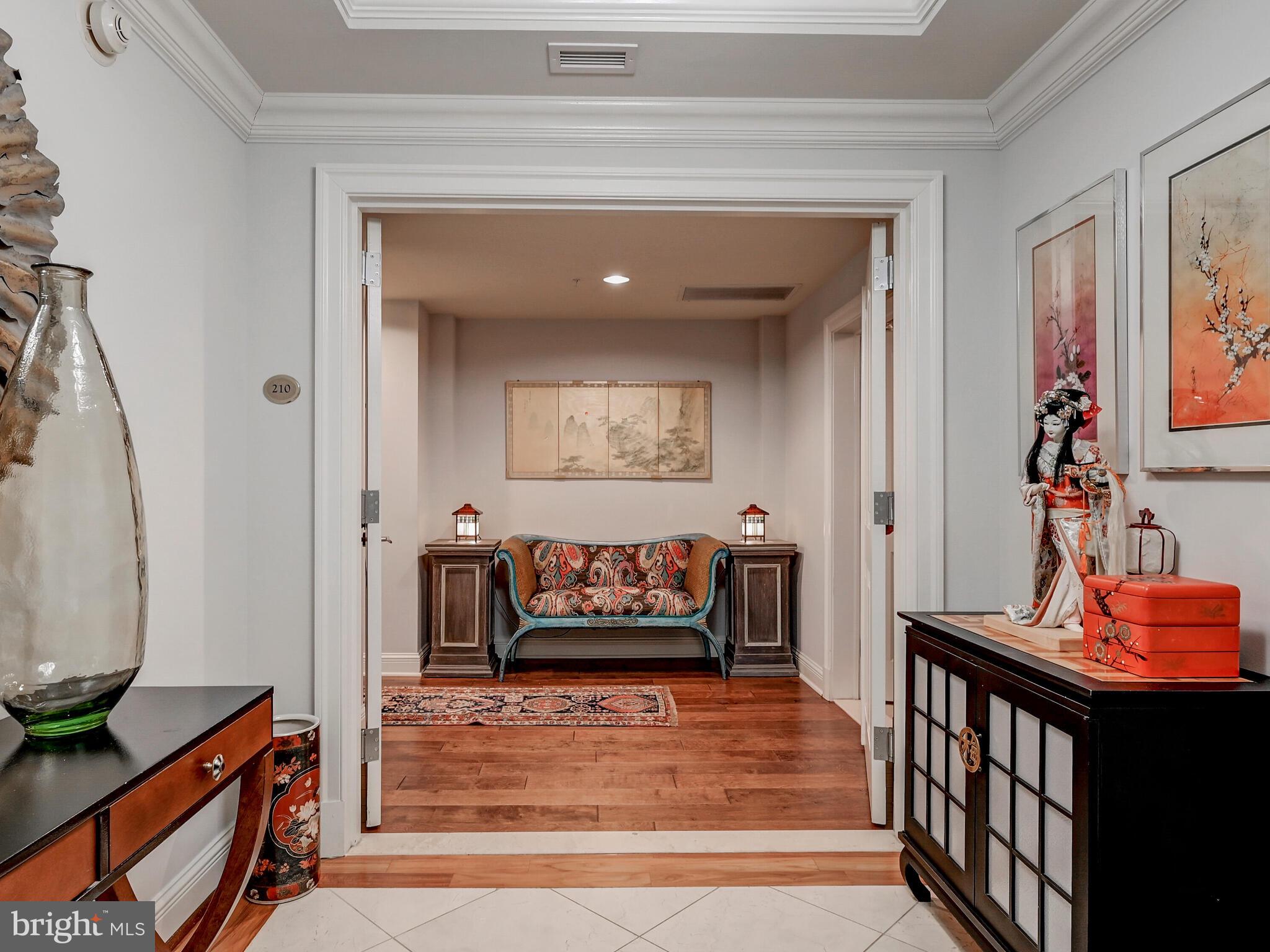 THE RITZ-CARLTON RESIDENCES - Residential