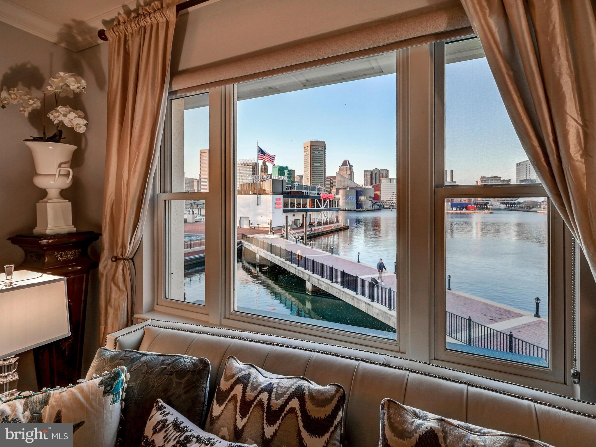 THE RITZ-CARLTON RESIDENCES - Residential