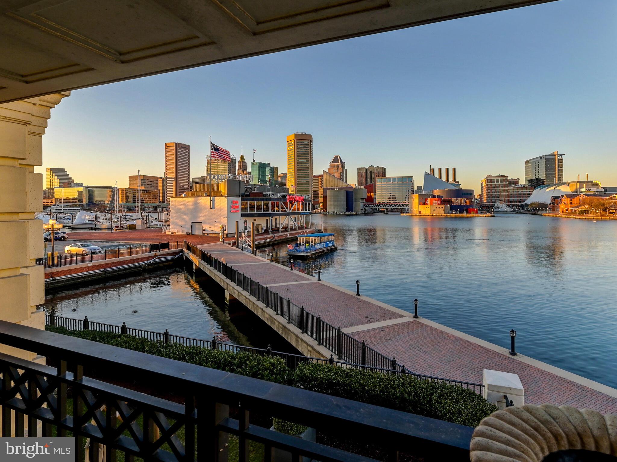 THE RITZ-CARLTON RESIDENCES - Residential