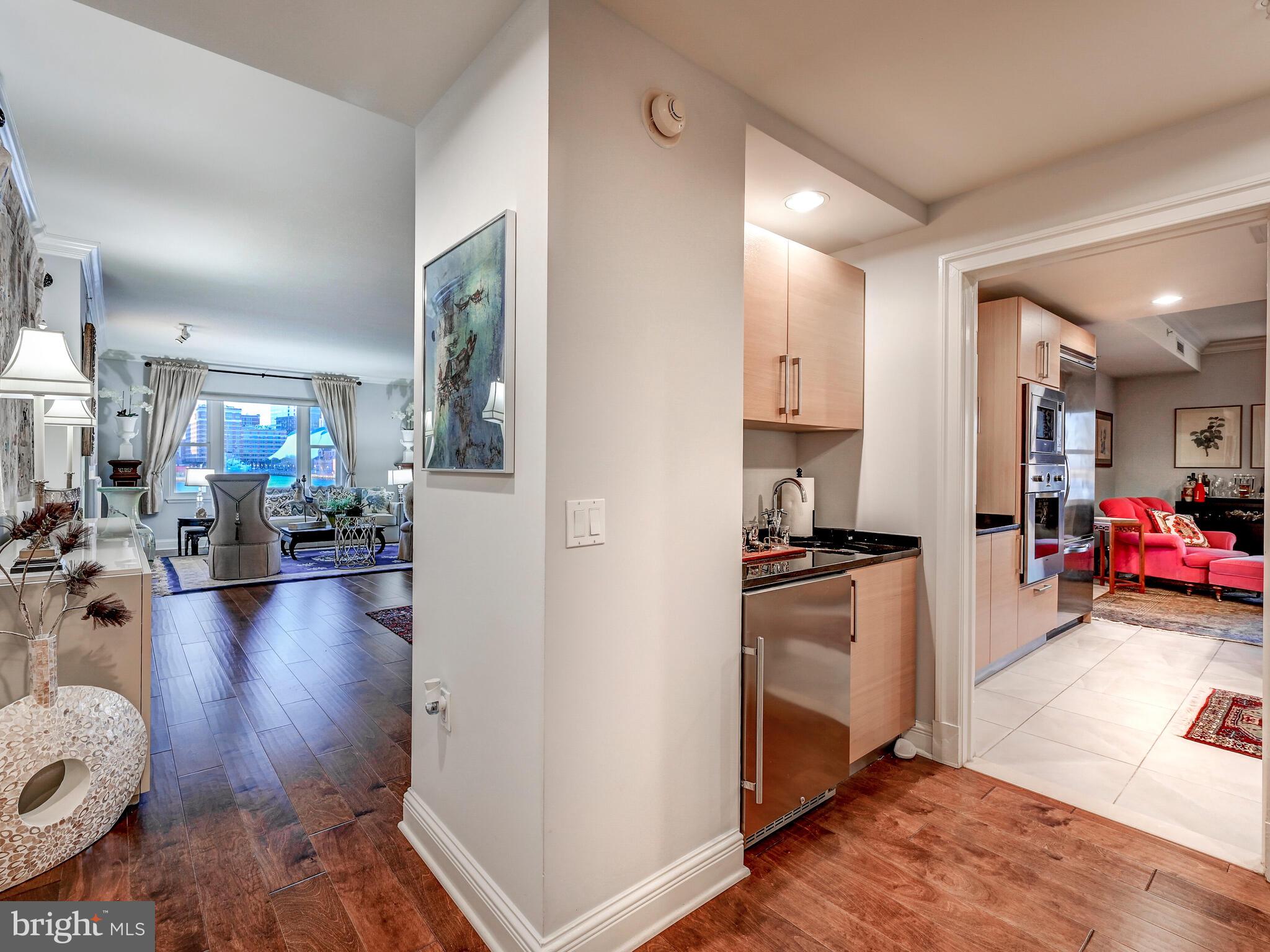 THE RITZ-CARLTON RESIDENCES - Residential