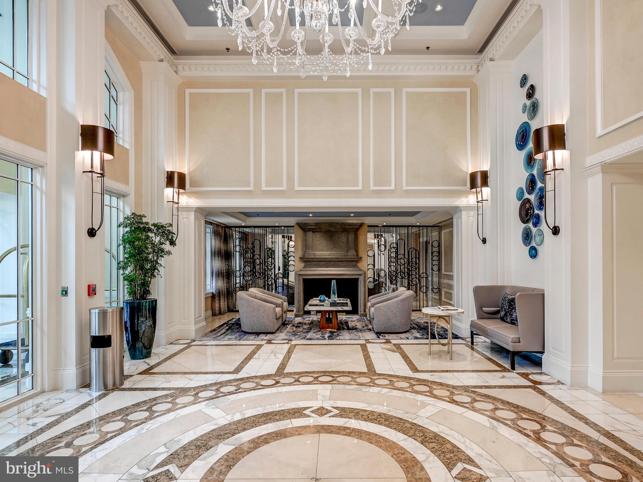 THE RITZ-CARLTON RESIDENCES - Residential