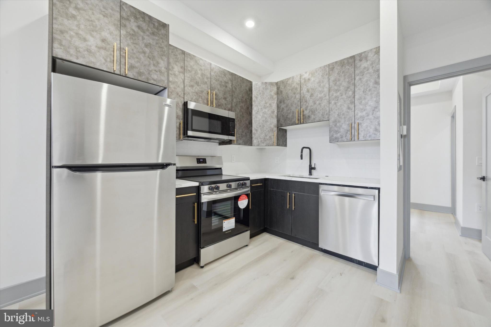 WASHINGTON SQ - Residential Lease