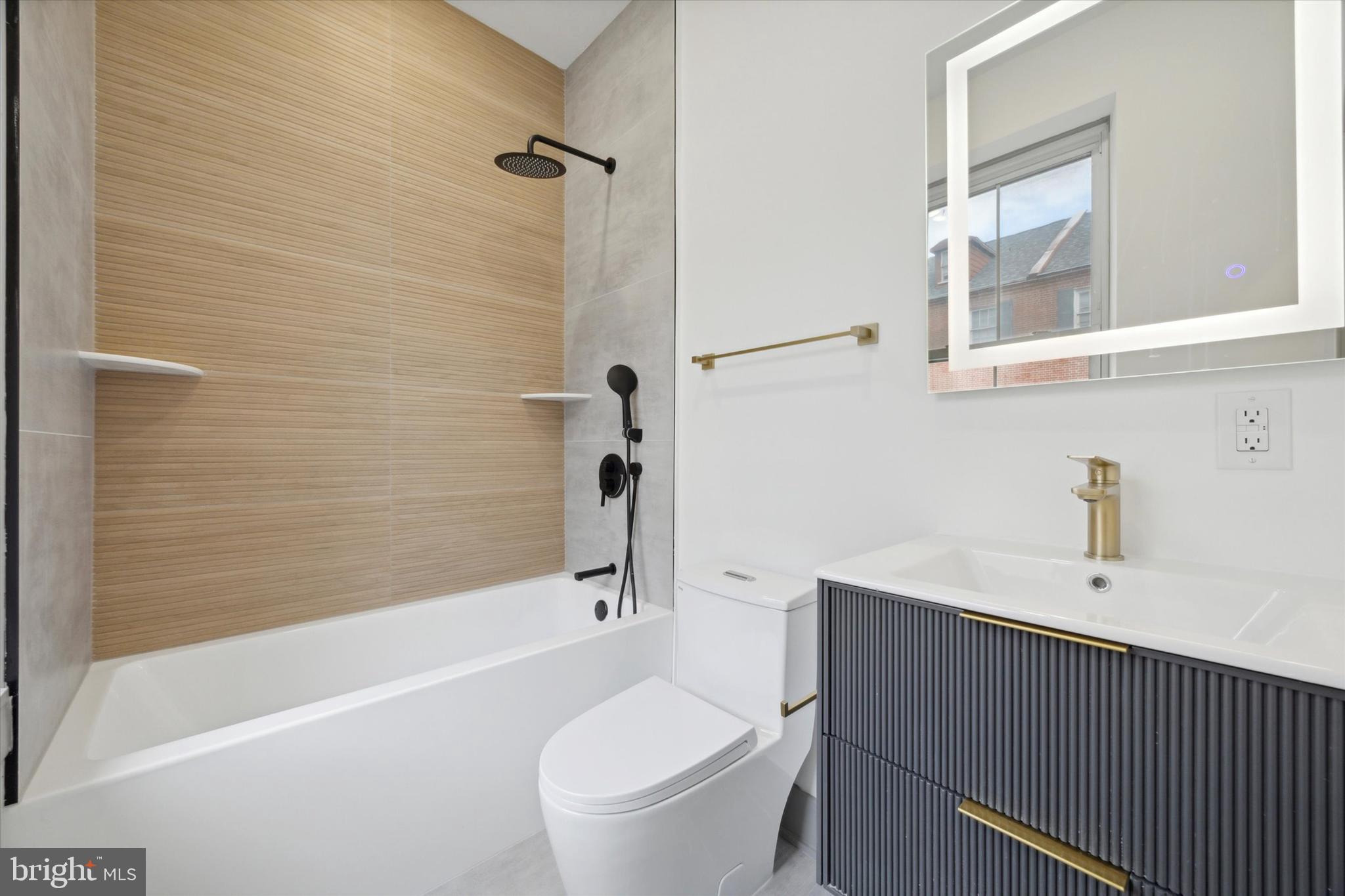 WASHINGTON SQ - Residential Lease