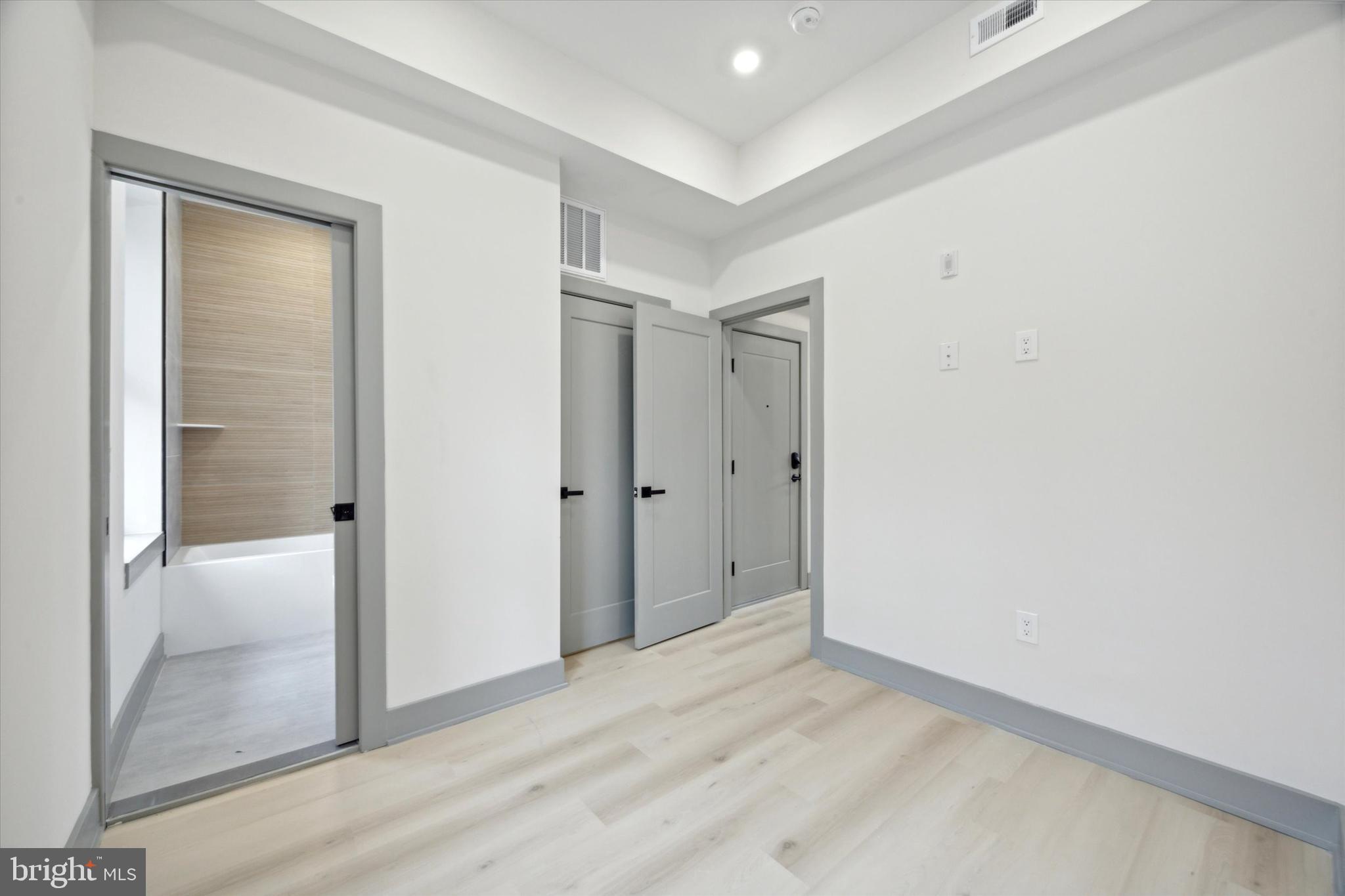 WASHINGTON SQ - Residential Lease