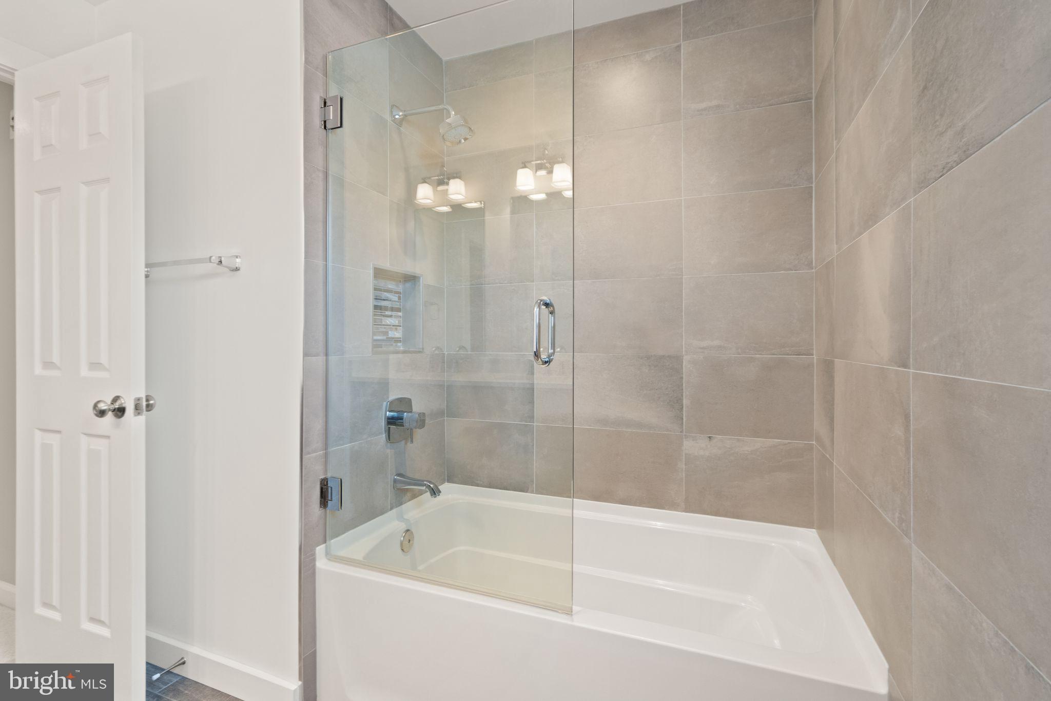 ASHBURN FARM - Residential