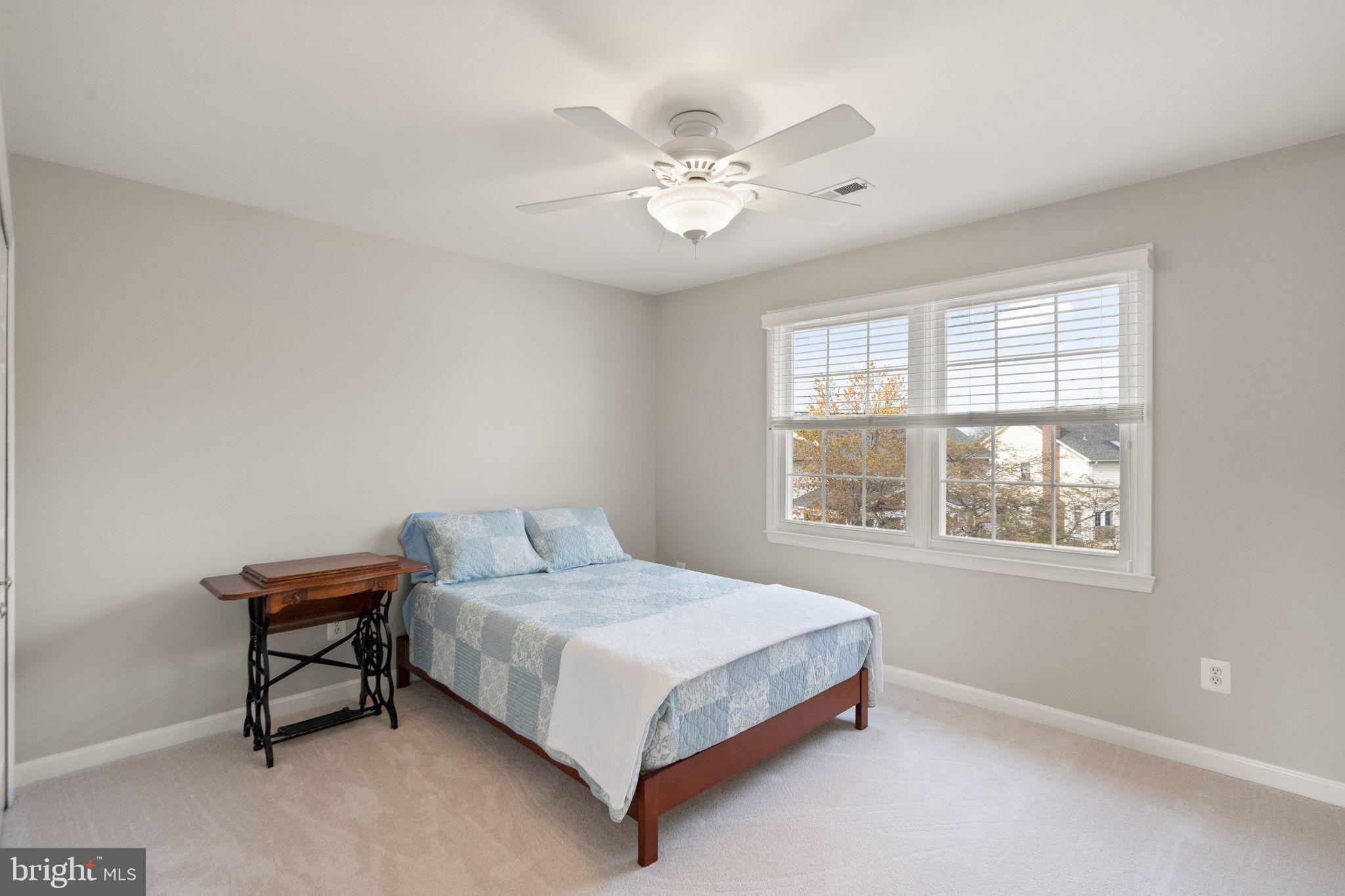 ASHBURN FARM - Residential