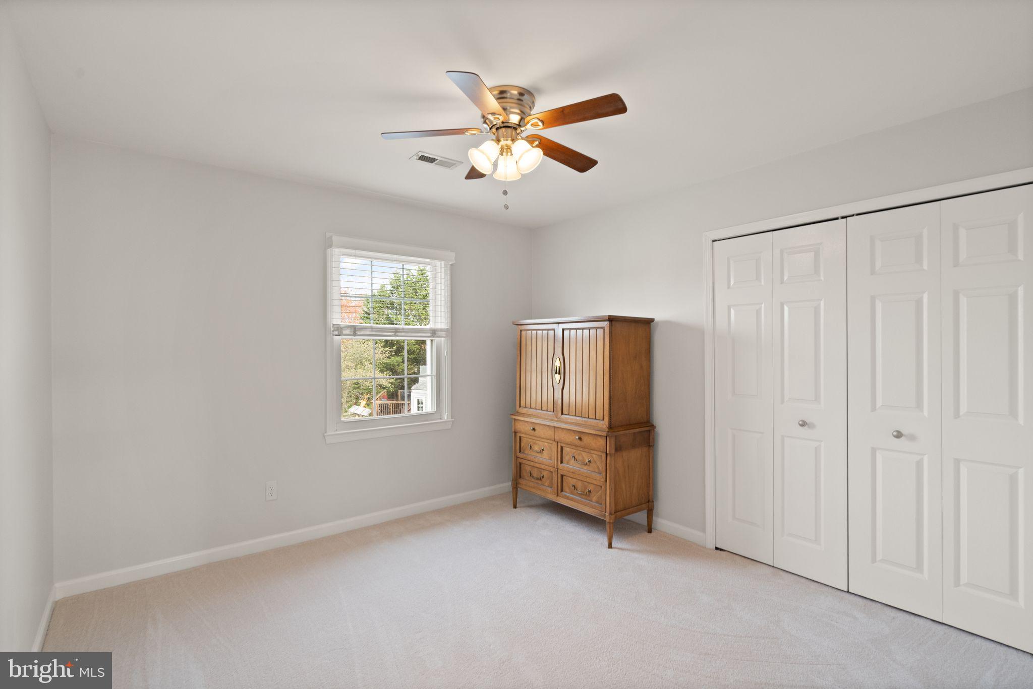 ASHBURN FARM - Residential