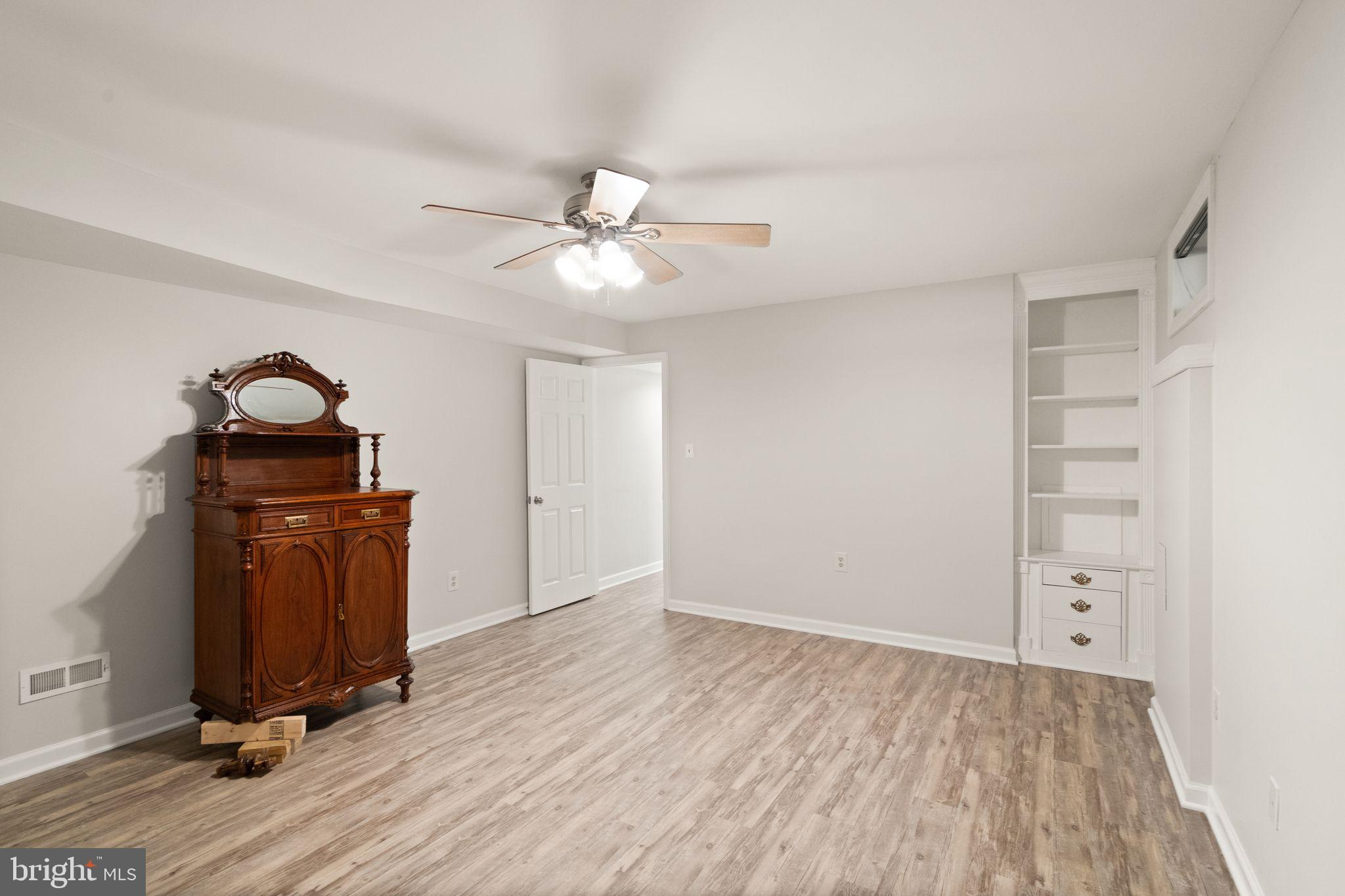 ASHBURN FARM - Residential