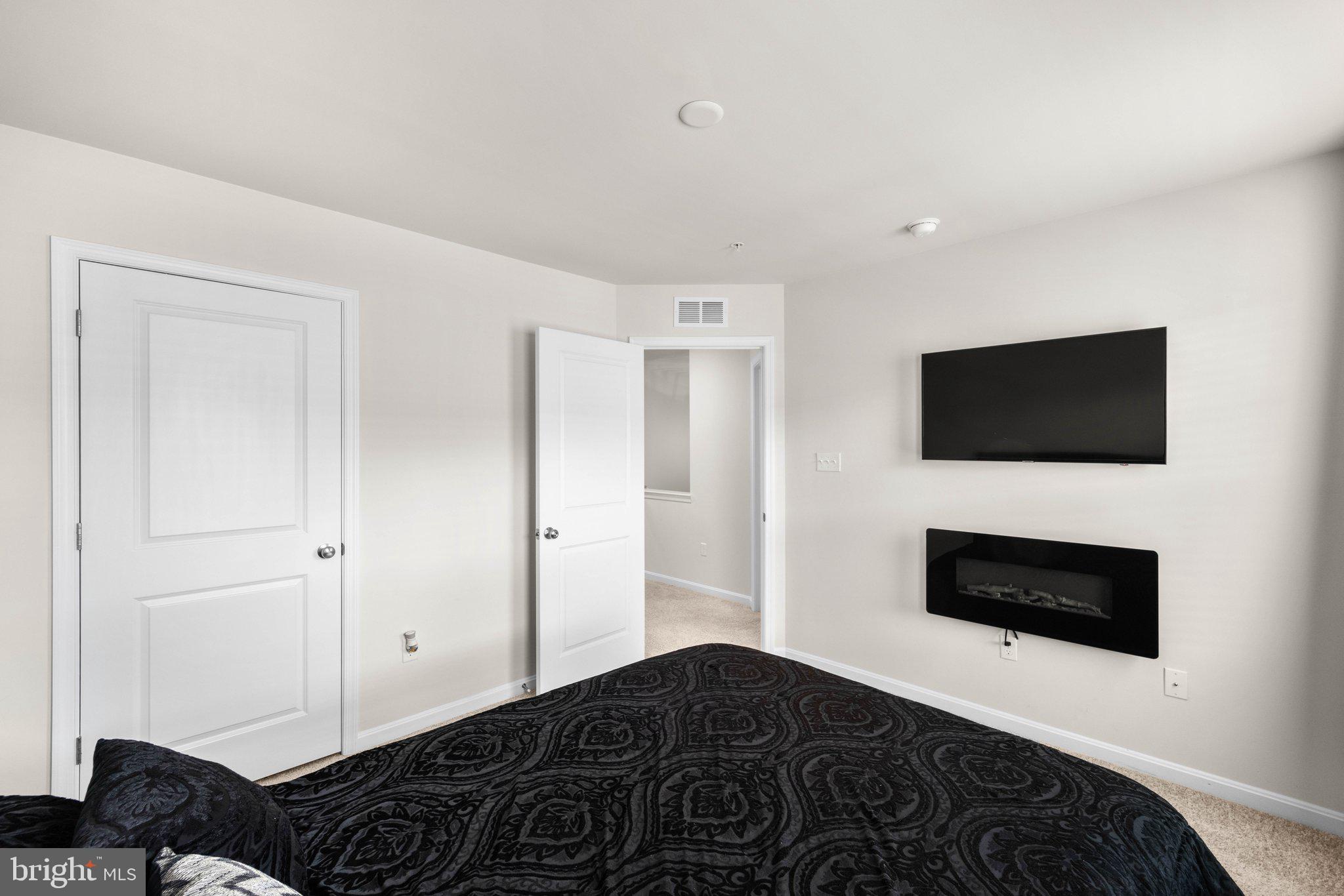 WOODMORE OVERLOOK - Residential