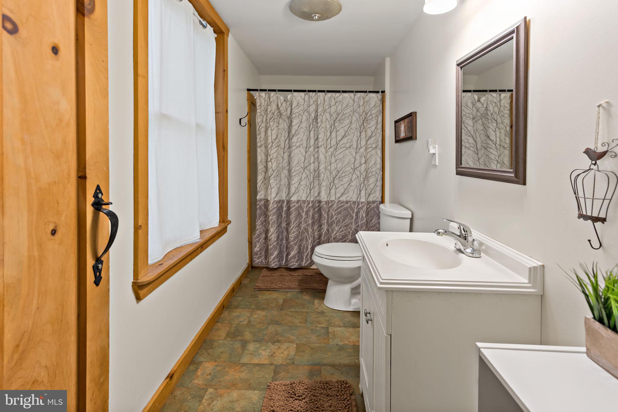 LAKE FERNDALE - Residential