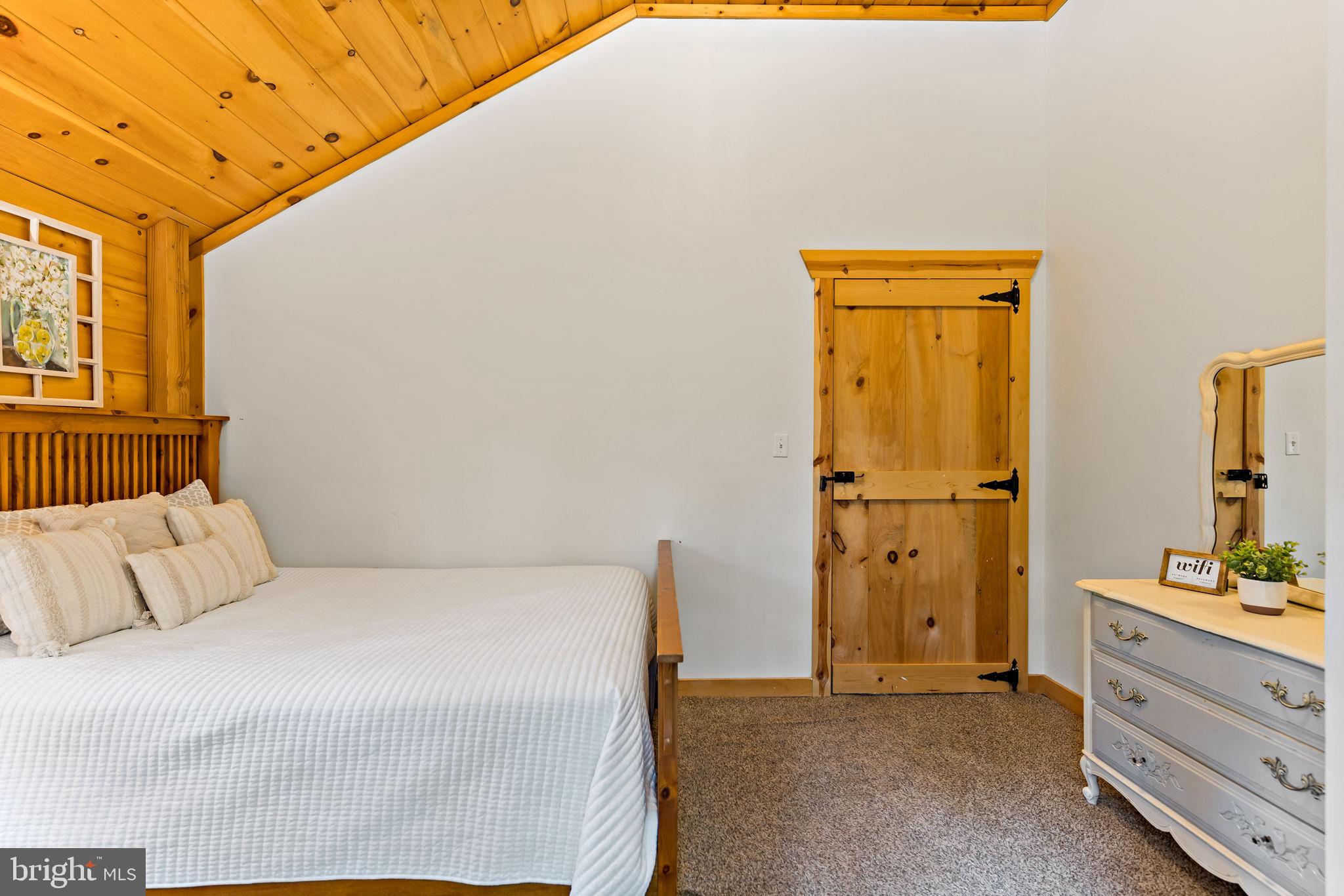 LAKE FERNDALE - Residential