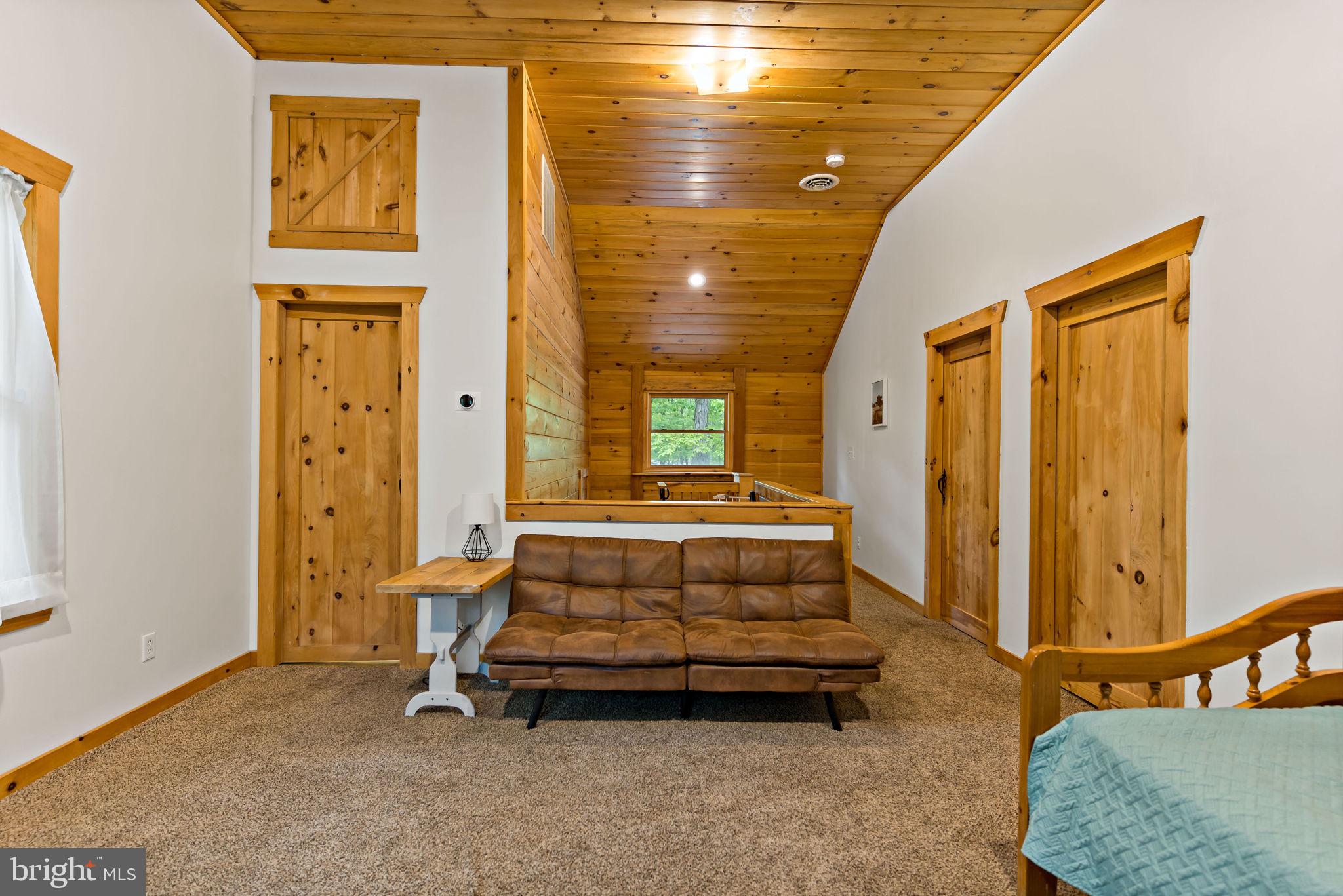 LAKE FERNDALE - Residential