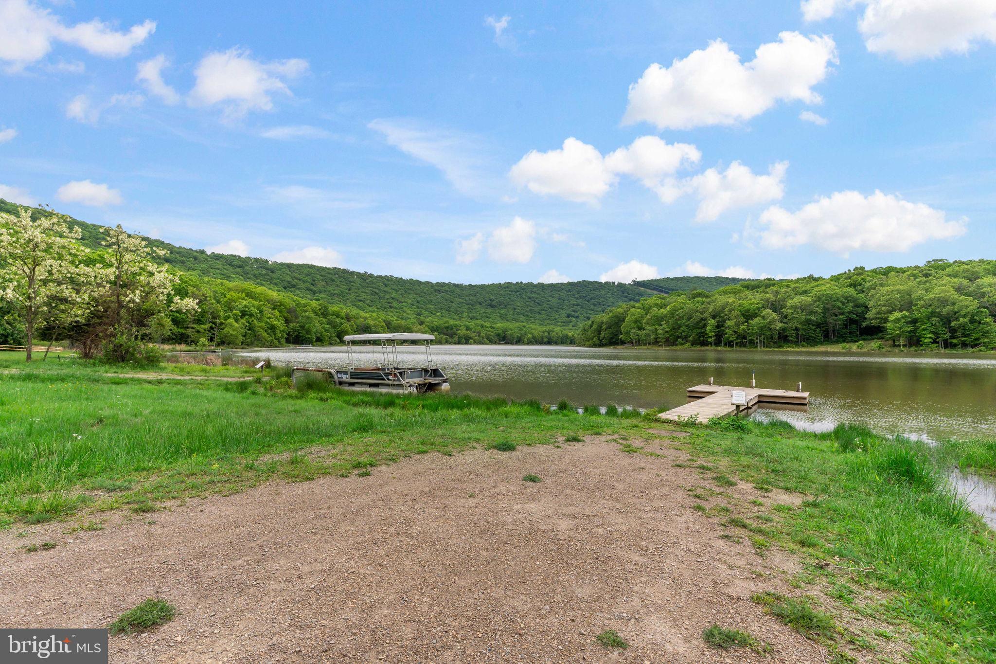LAKE FERNDALE - Residential