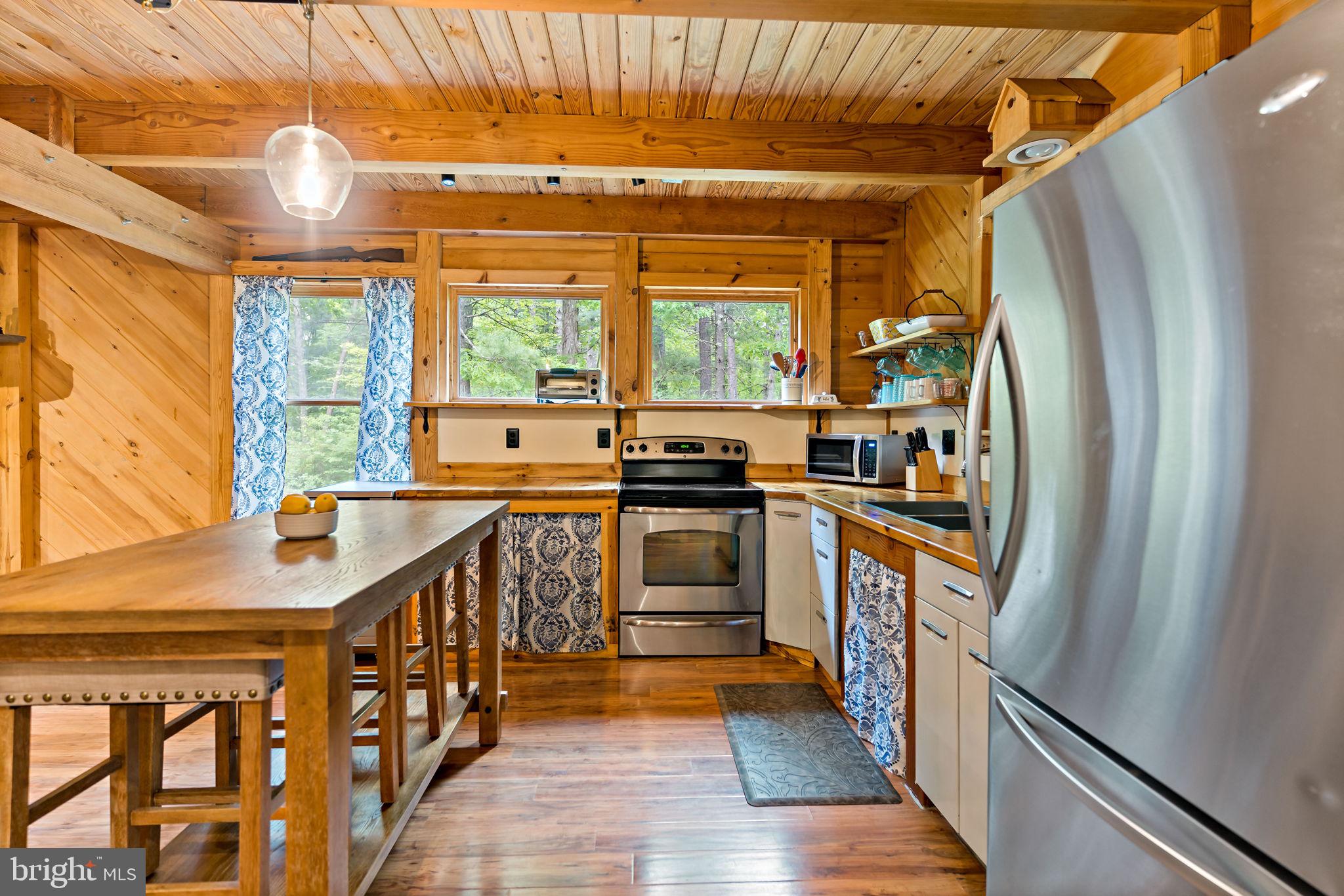 LAKE FERNDALE - Residential