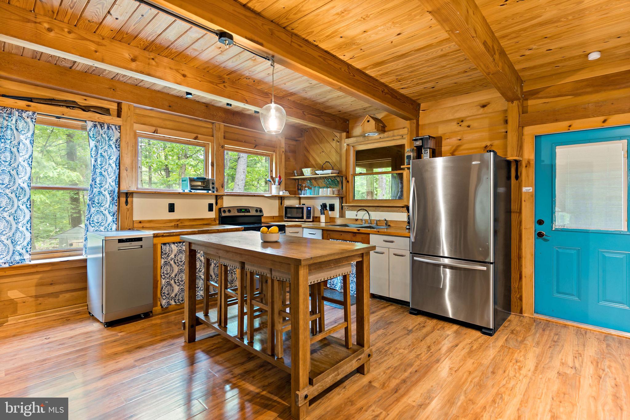 LAKE FERNDALE - Residential