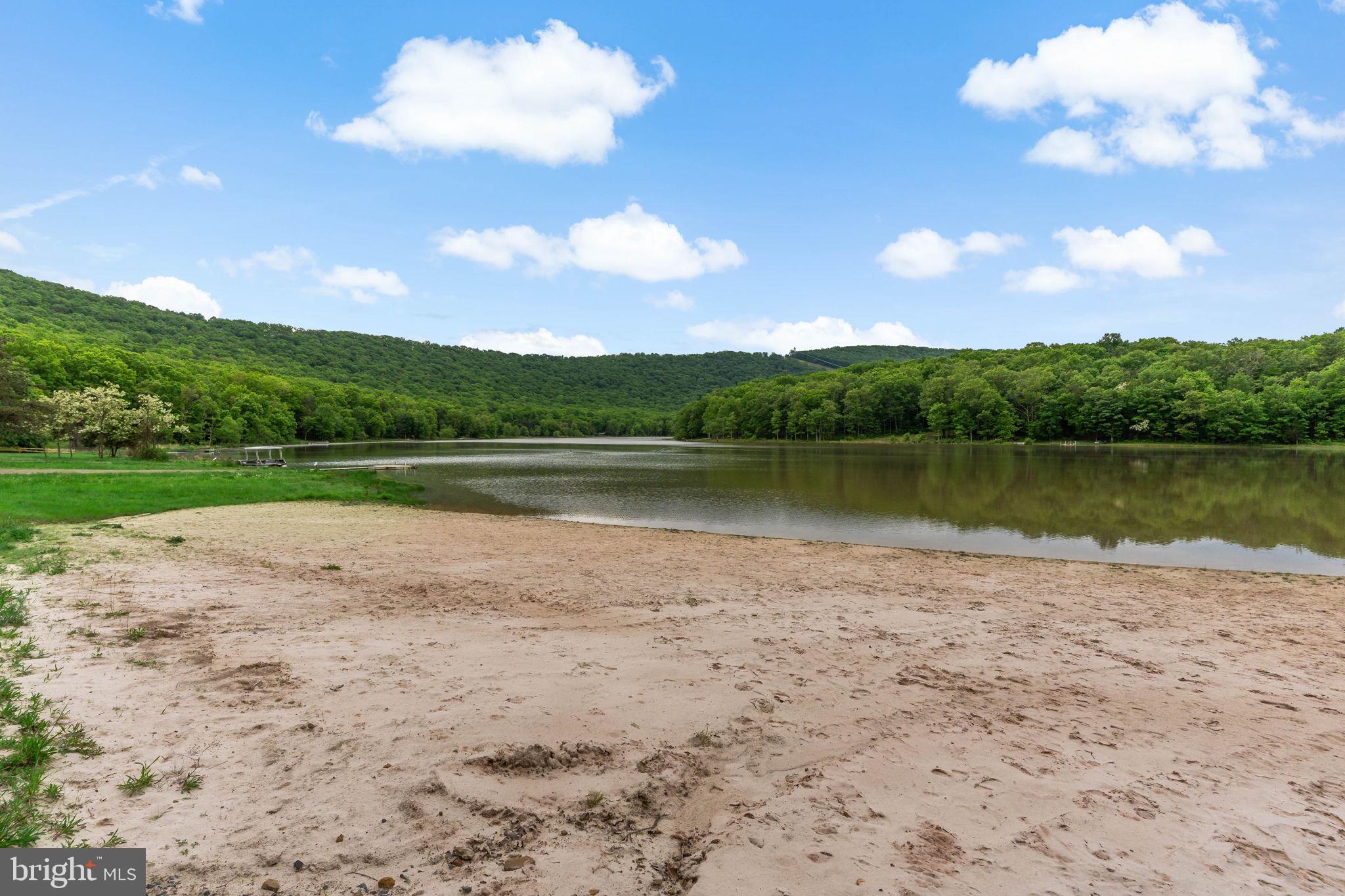 LAKE FERNDALE - Residential