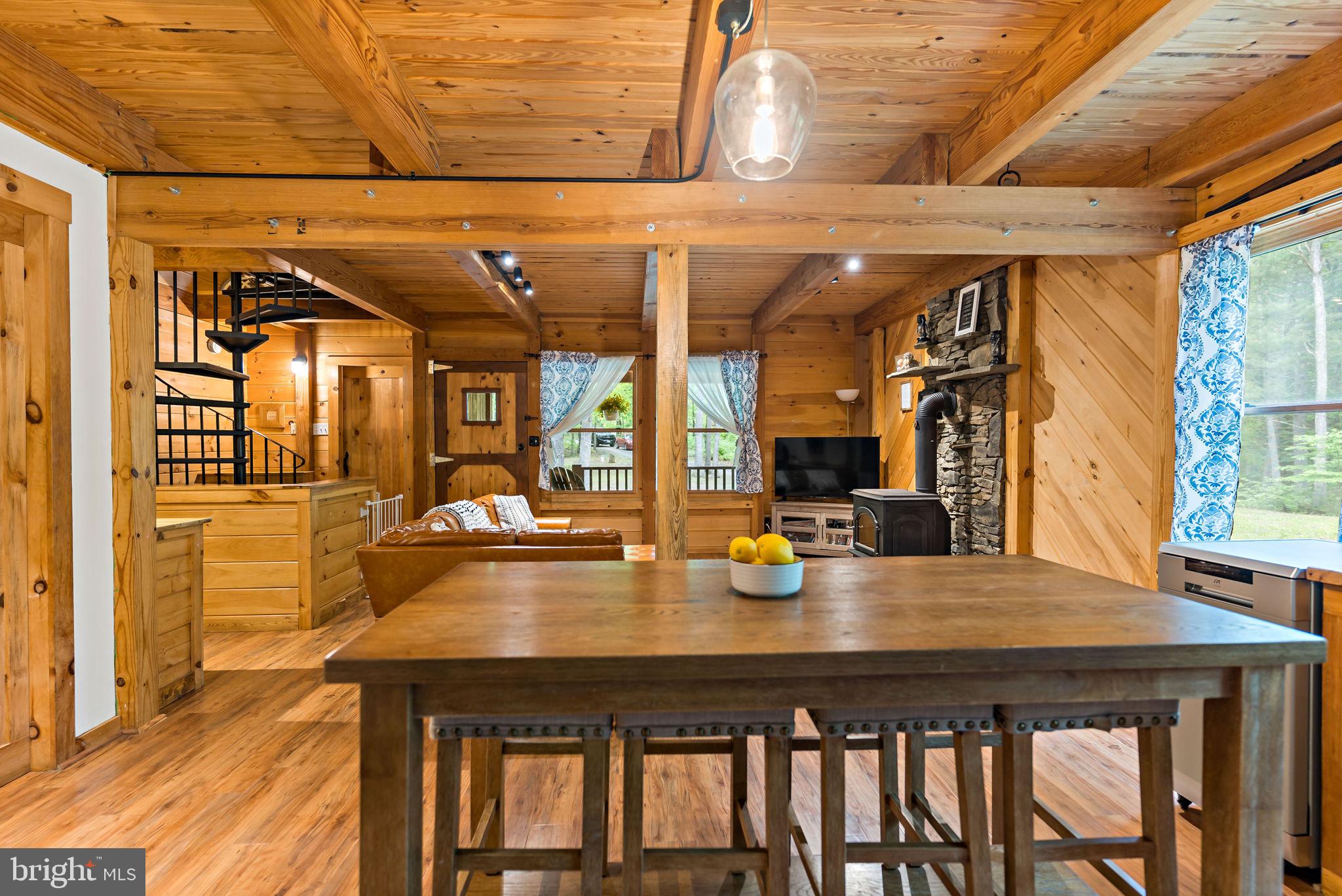 LAKE FERNDALE - Residential