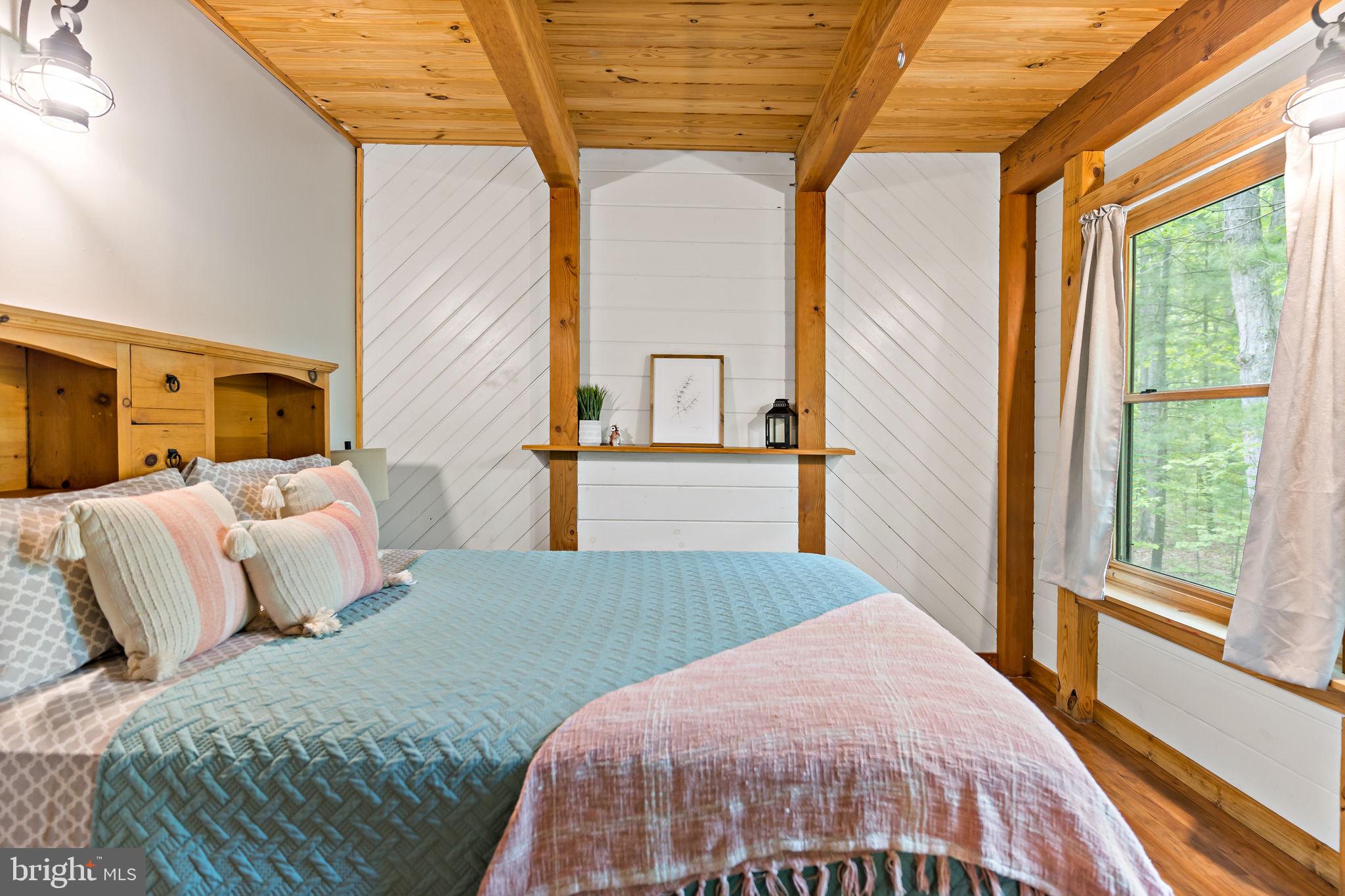 LAKE FERNDALE - Residential