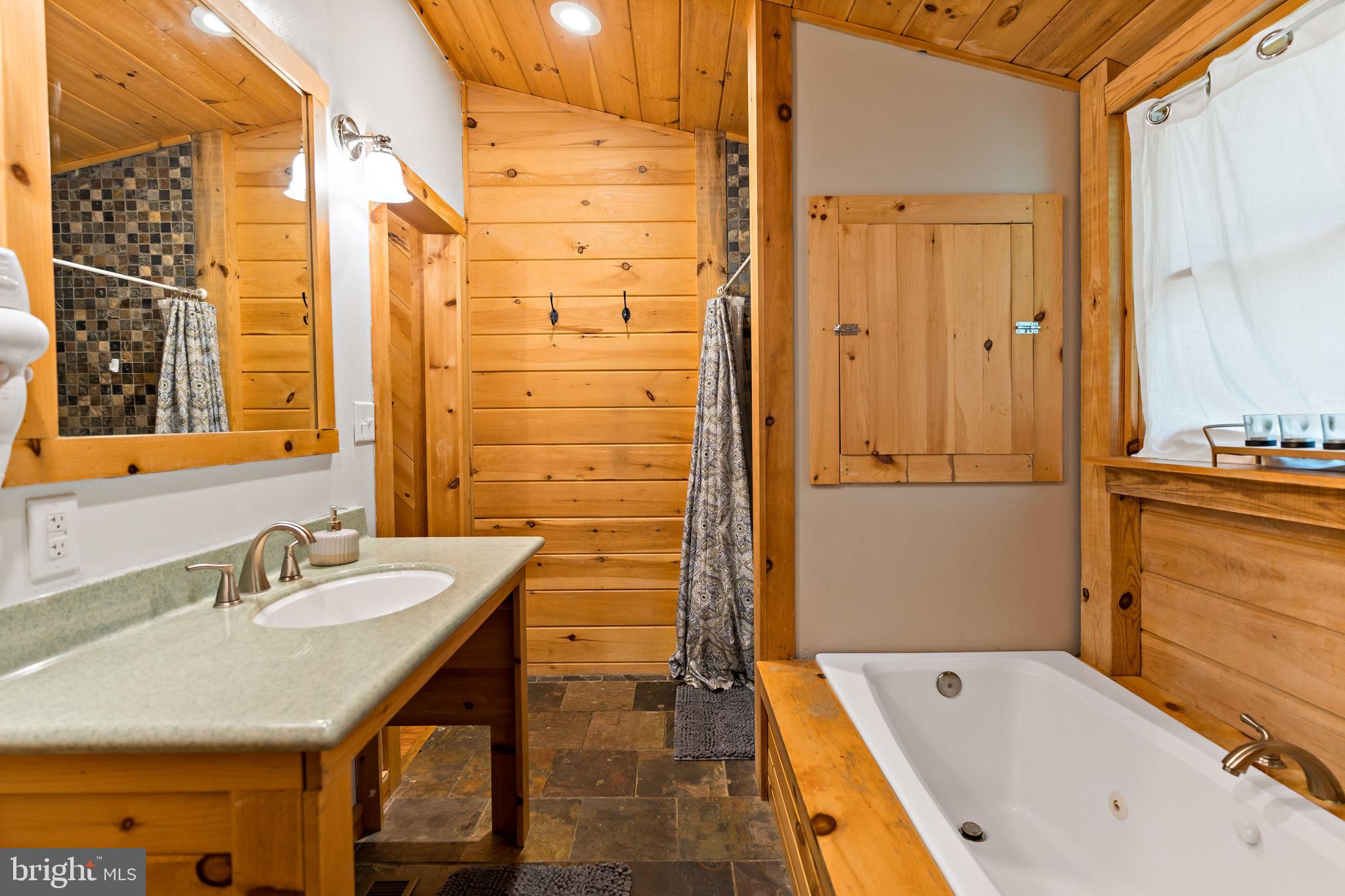 LAKE FERNDALE - Residential