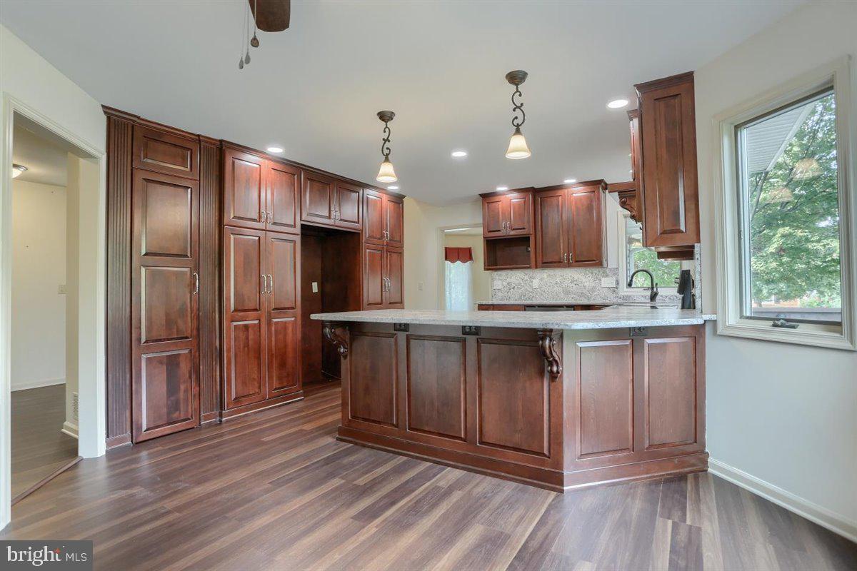 GREEN LANE MANOR - Residential