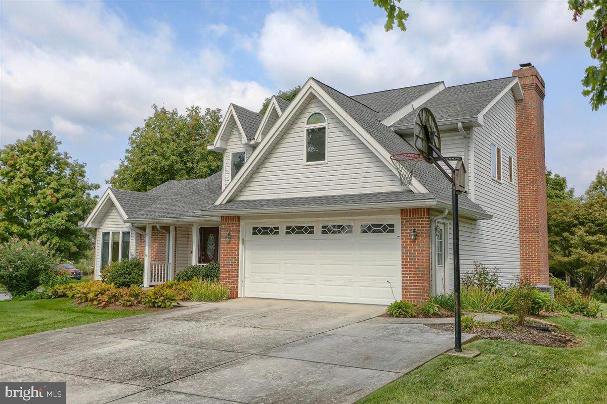 GREEN LANE MANOR - Residential