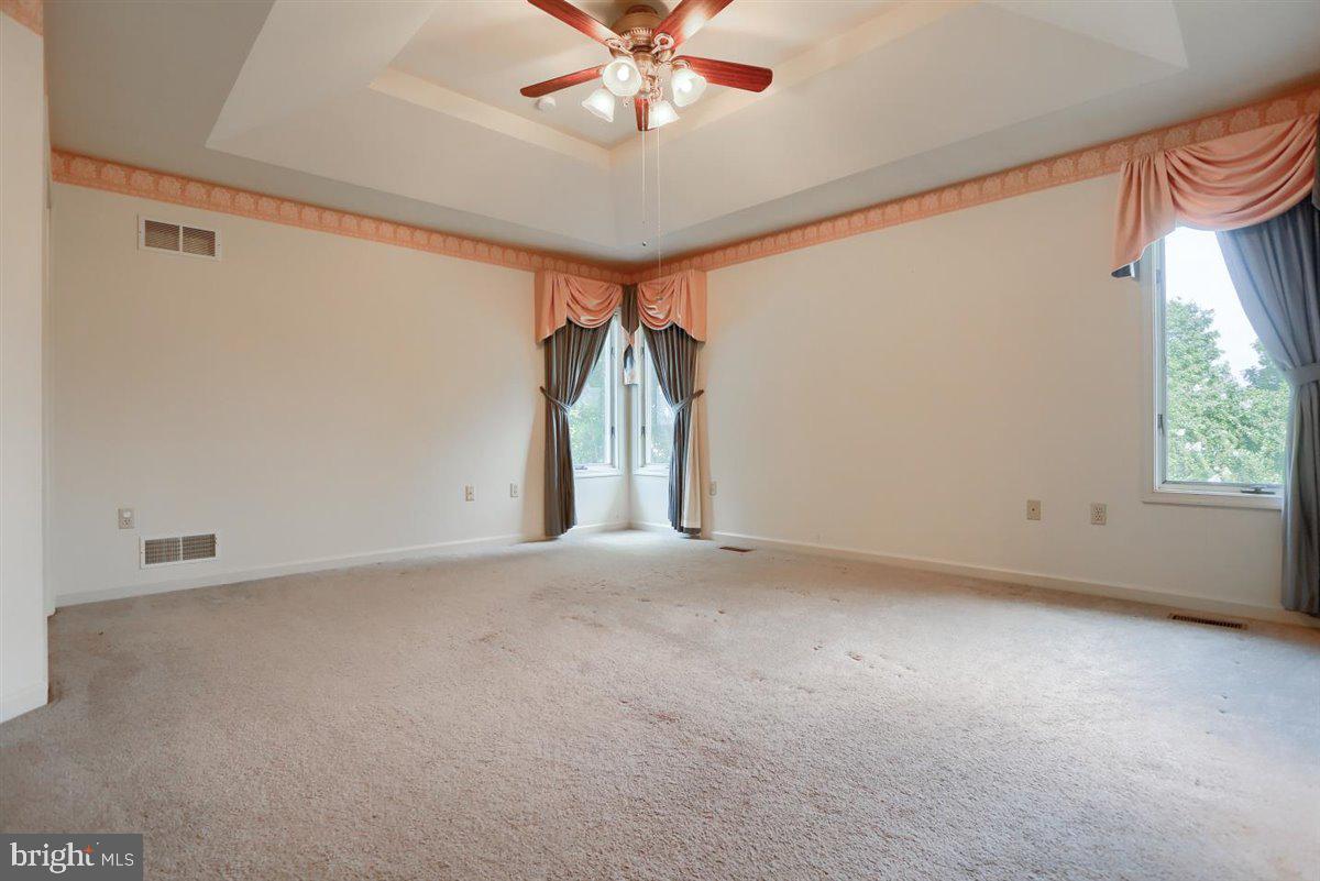 GREEN LANE MANOR - Residential