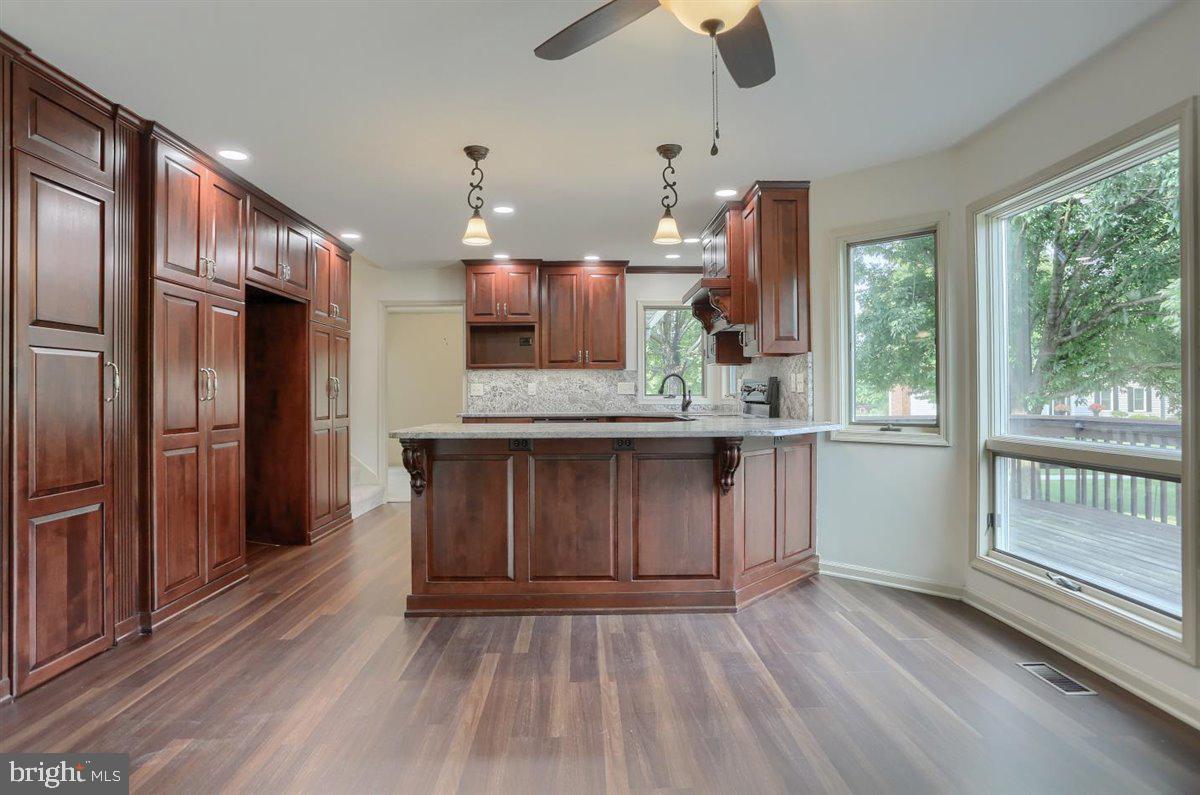 GREEN LANE MANOR - Residential