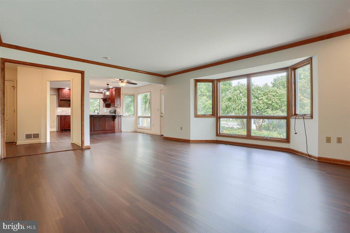 GREEN LANE MANOR - Residential