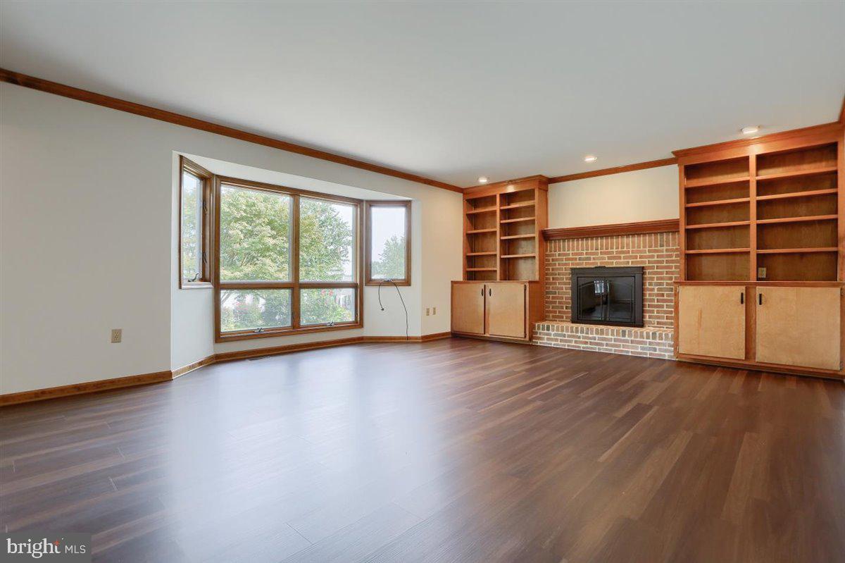 GREEN LANE MANOR - Residential