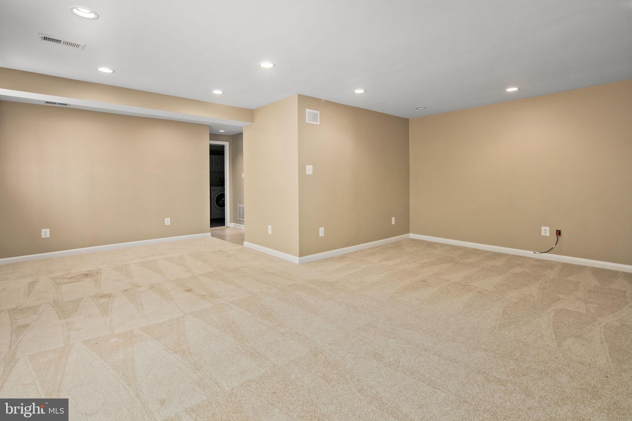 RIVERSIDE ESTATES - Residential