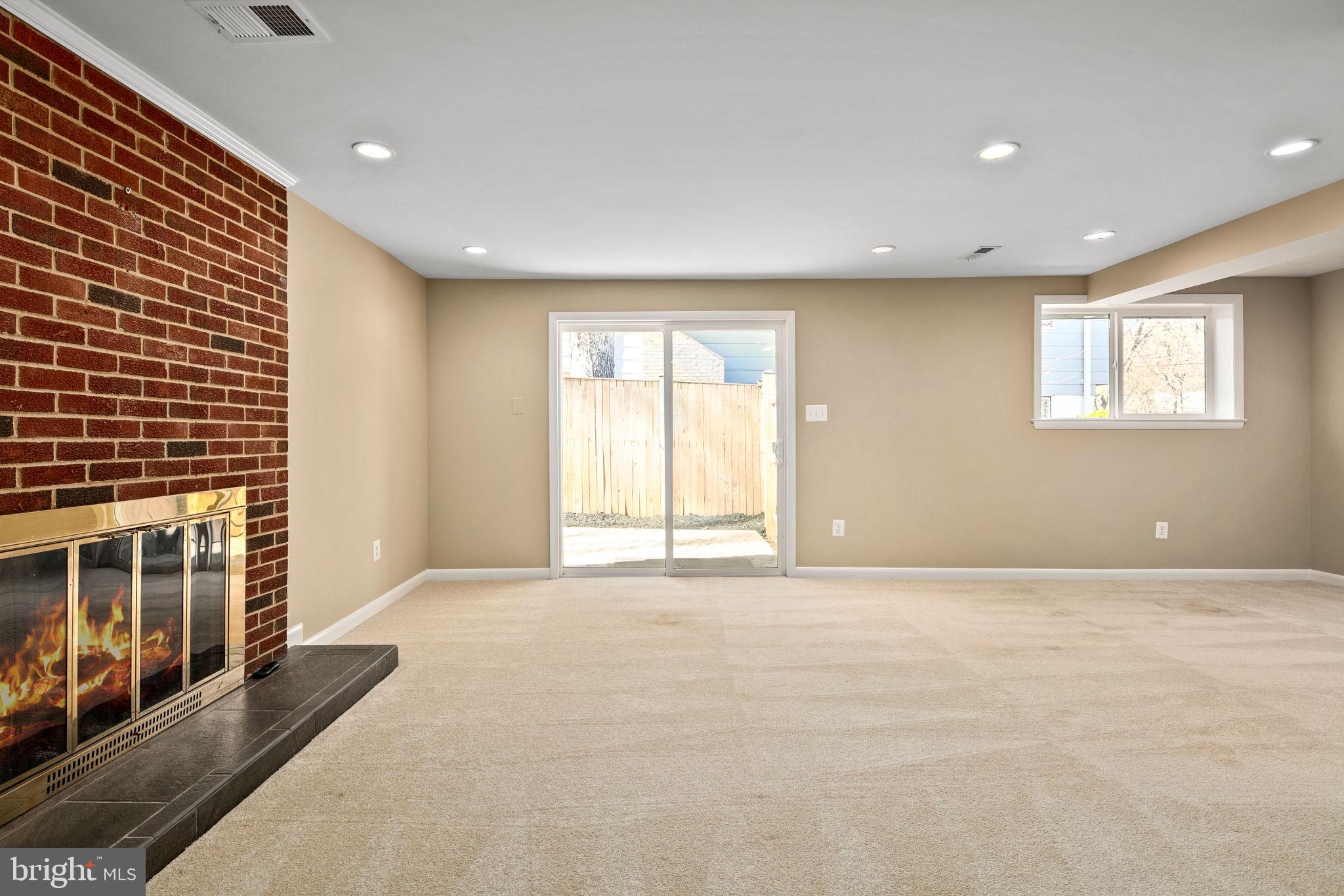 RIVERSIDE ESTATES - Residential