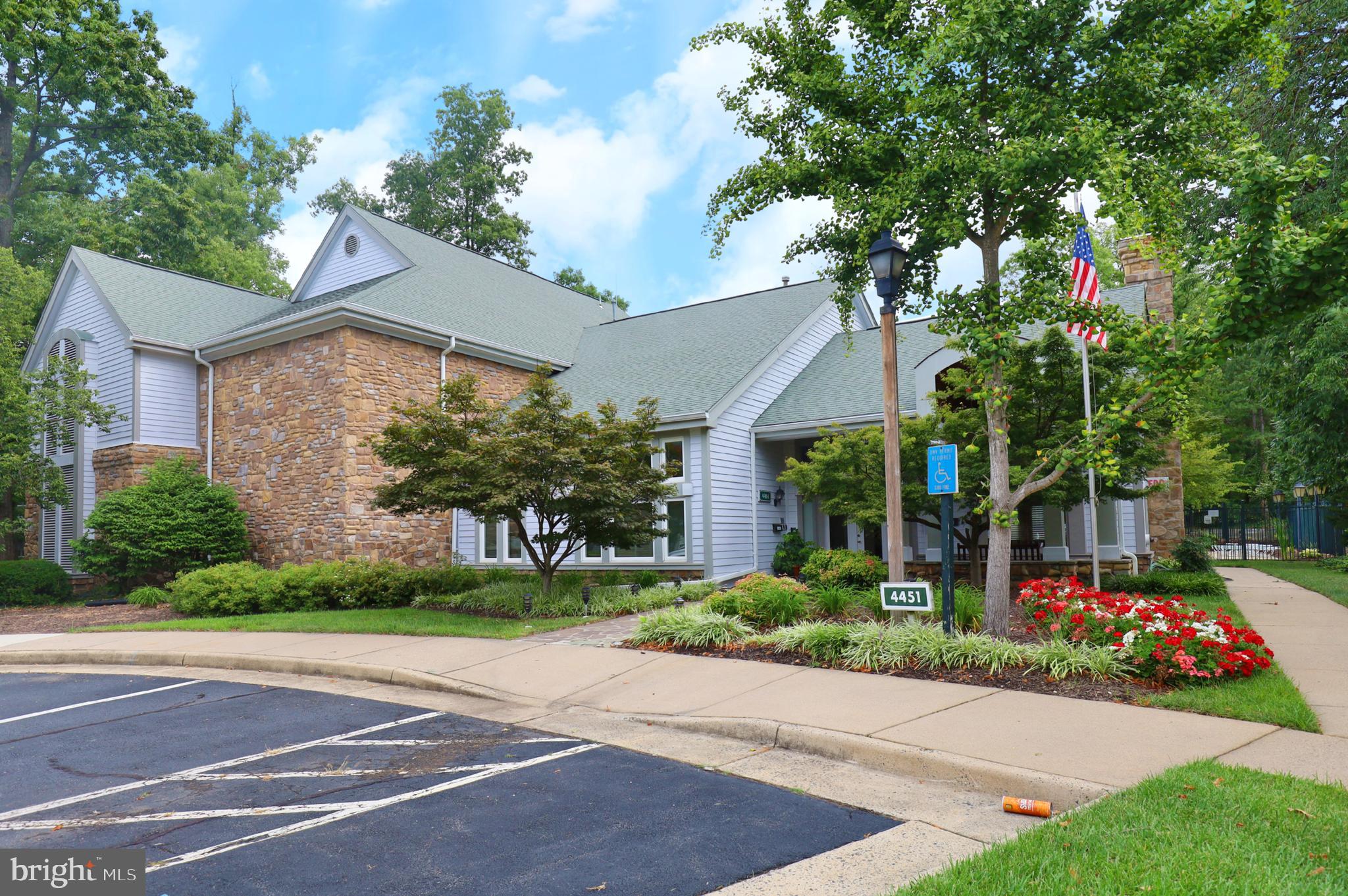 STONECROFT CONDO - Residential