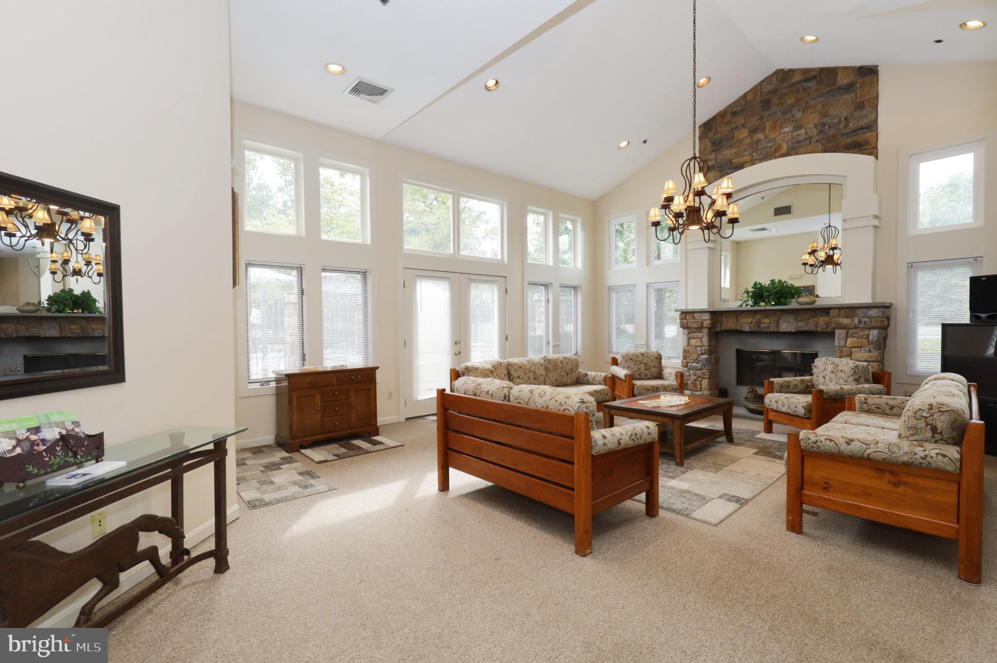 STONECROFT CONDO - Residential