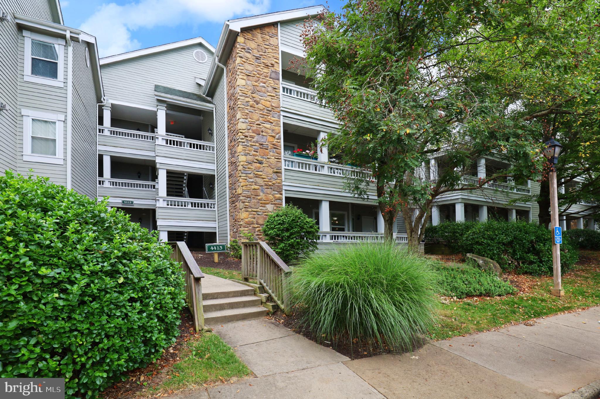 STONECROFT CONDO - Residential