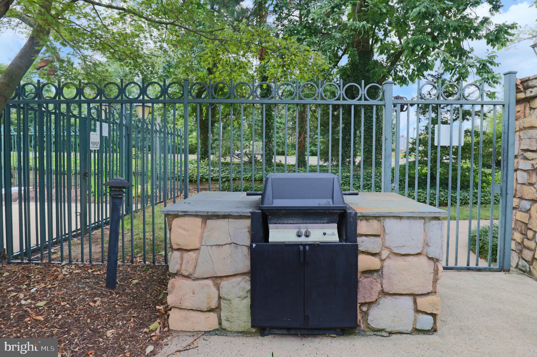 STONECROFT CONDO - Residential