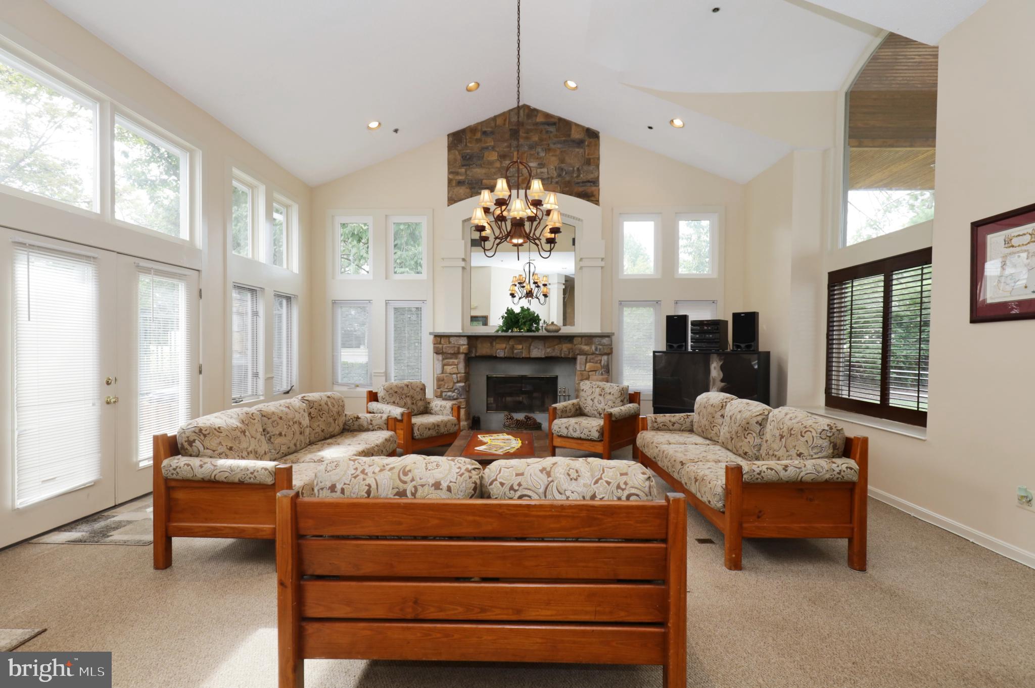 STONECROFT CONDO - Residential