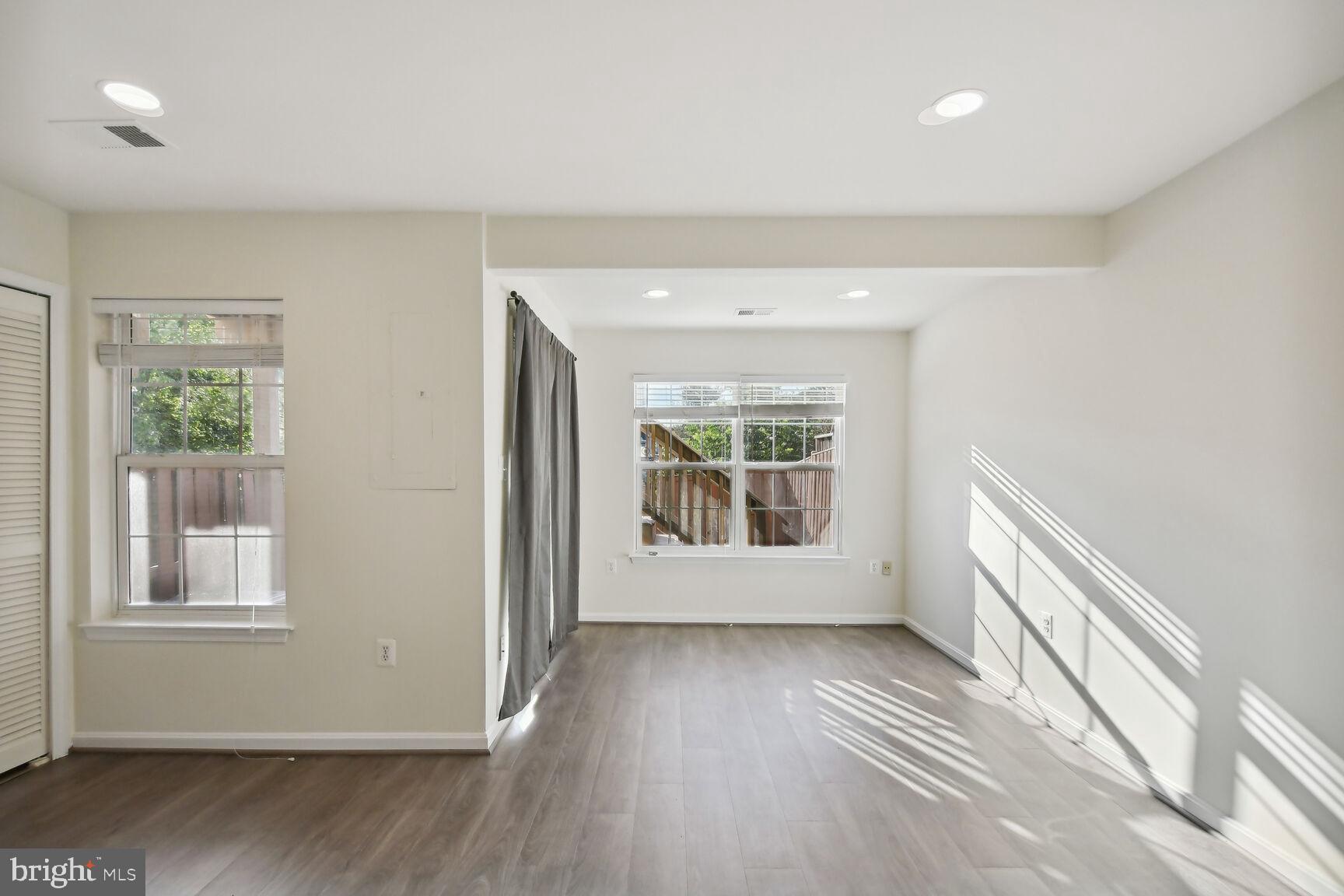 SYCAMORE HILL - Residential Lease