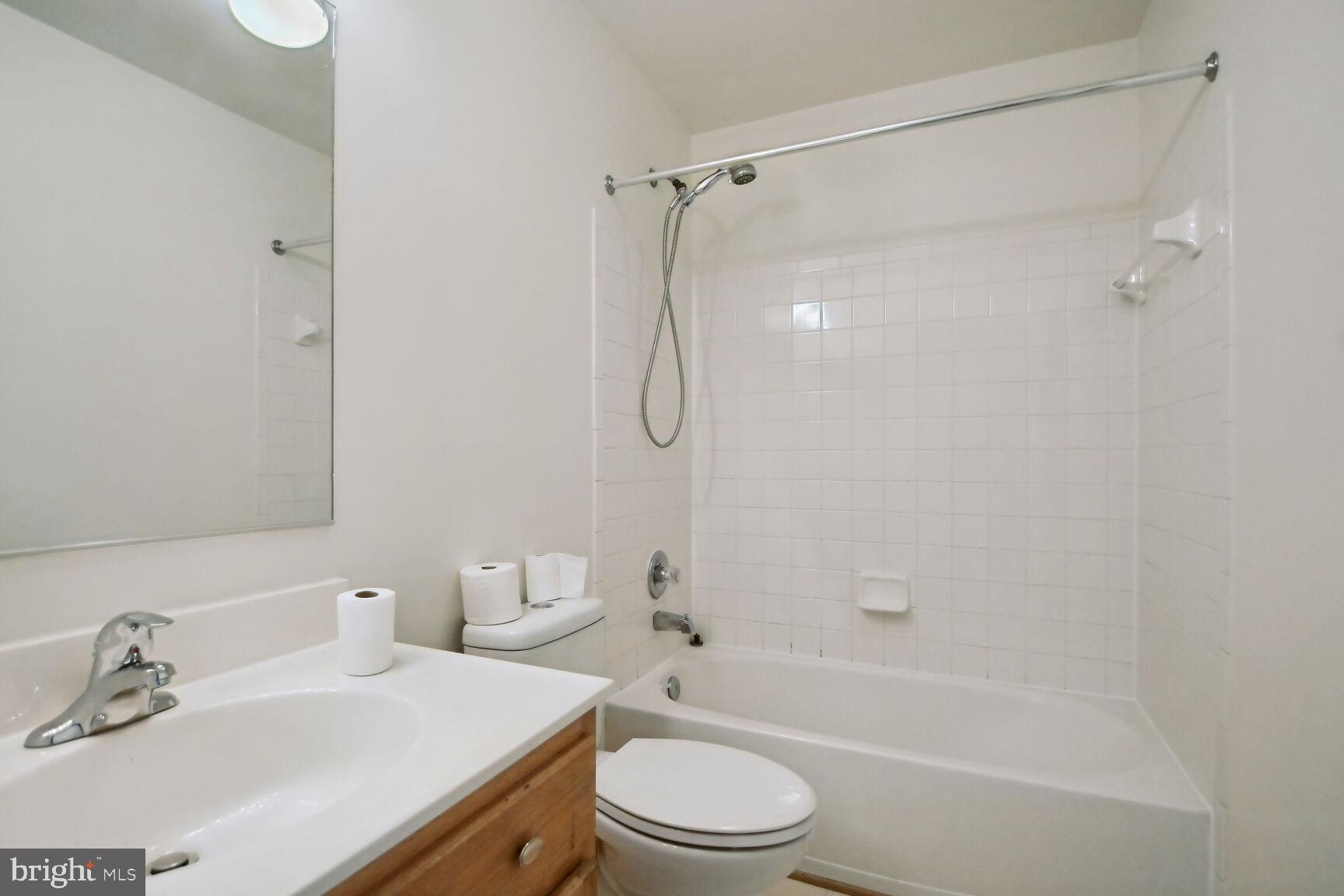 SYCAMORE HILL - Residential Lease