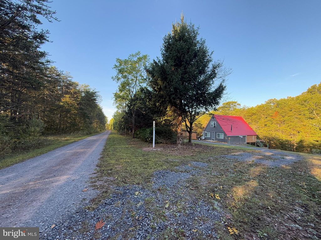 Photo of 7505 Mountain View Dr, THREE SPRINGS, PA 17264 (MLS # PAHU2023868)